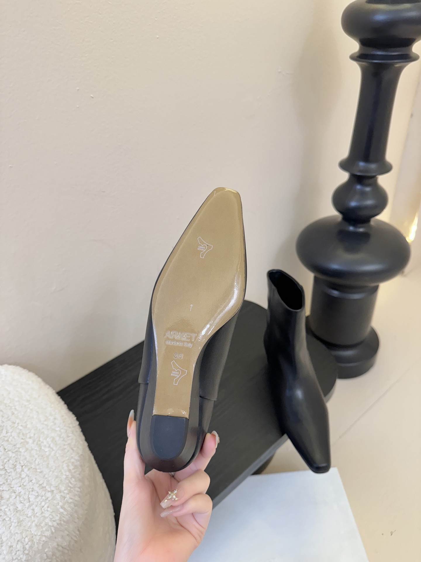 短靴ARKET ✨年度绝美mini 坡跟方头靴❗️这款过膝靴美腻了，自带美腿功能😏可以完美修饰小粗腿🆙简