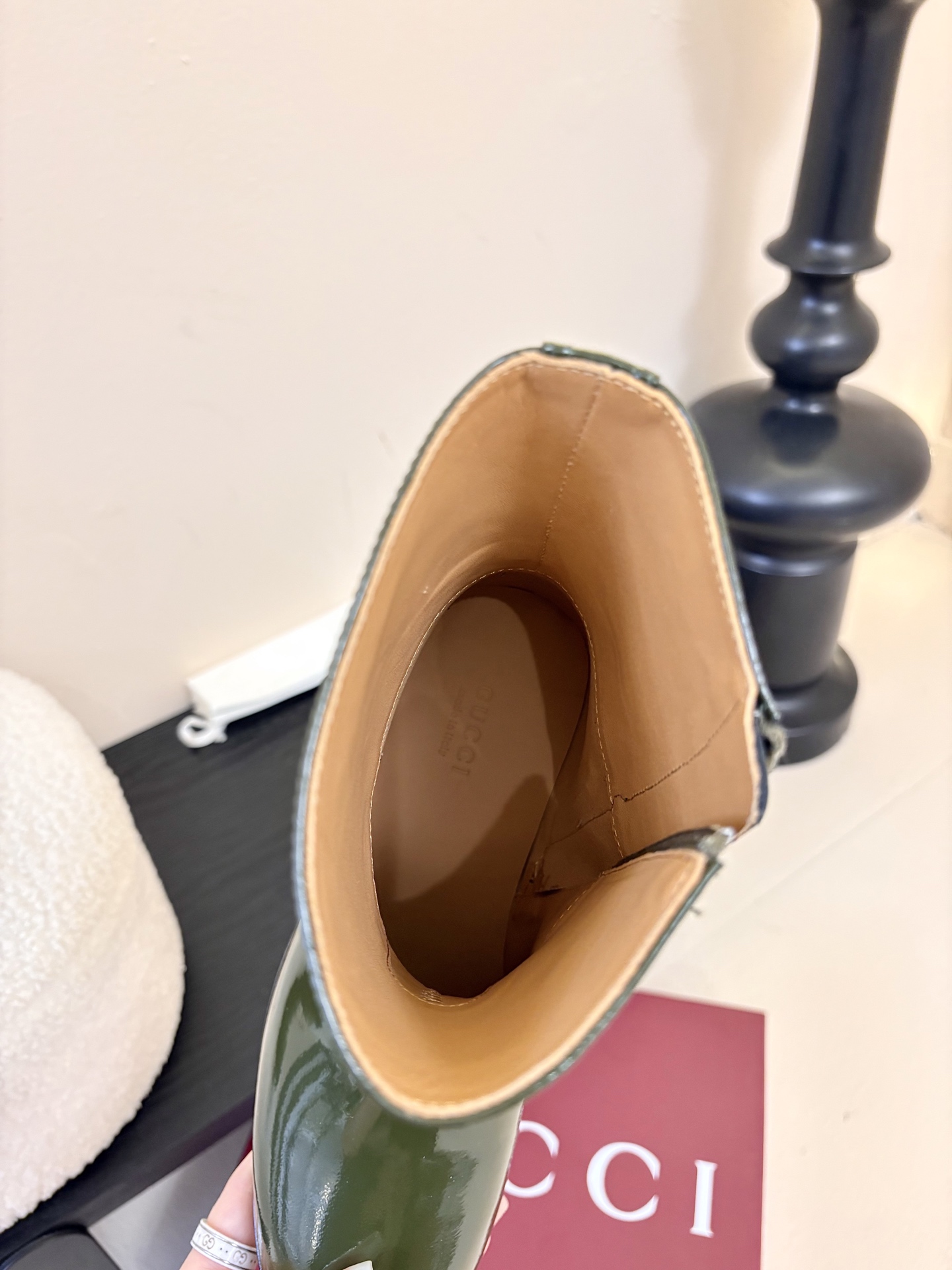 GUCCi古驰经典马衔扣靴子系列！走秀款！代购级👍牛皮开边珠皮靴，重工艺所有制作整个做工与原版一致！经典