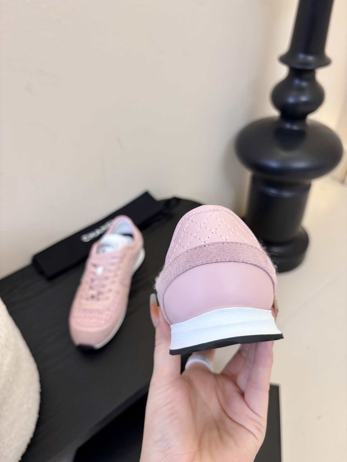CHANEL/香奈儿2025新款小香风麂皮圆头熊猫厚底运动鞋时尚增高鞋休闲鞋面料：进口羊皮/布面内里：原