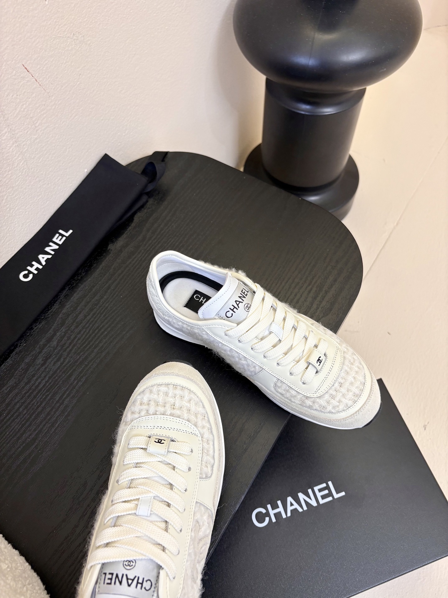 CHANEL/香奈儿2025新款小香风麂皮圆头熊猫厚底运动鞋时尚增高鞋休闲鞋面料：进口羊皮/布面内里：原