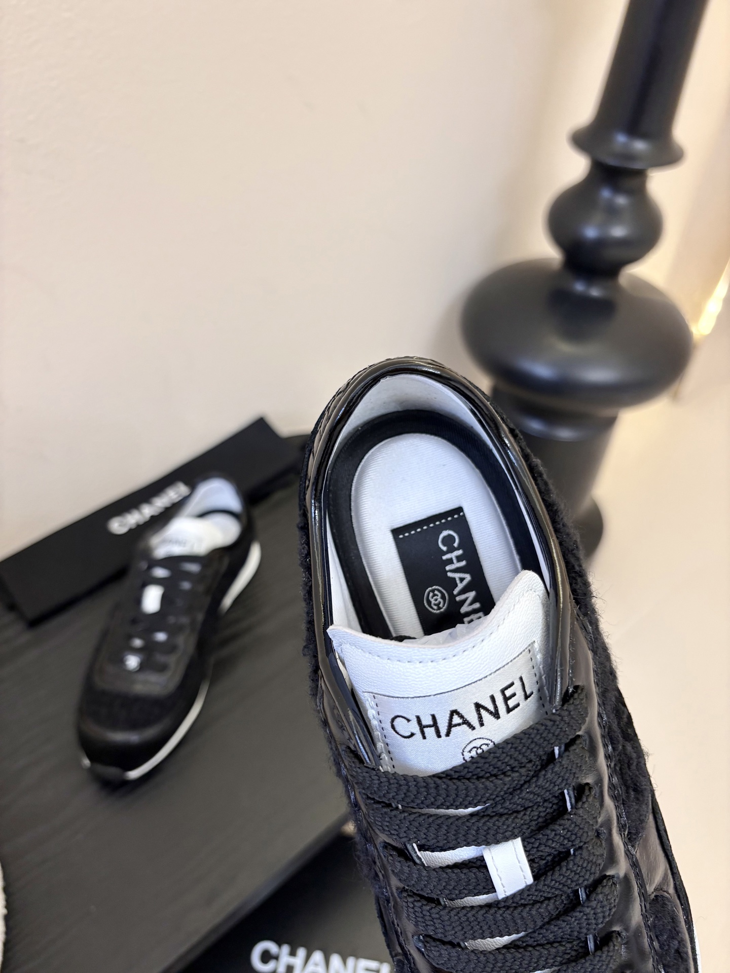 CHANEL/香奈儿2025新款小香风麂皮圆头熊猫厚底运动鞋时尚增高鞋休闲鞋面料：进口羊皮/布面内里：原