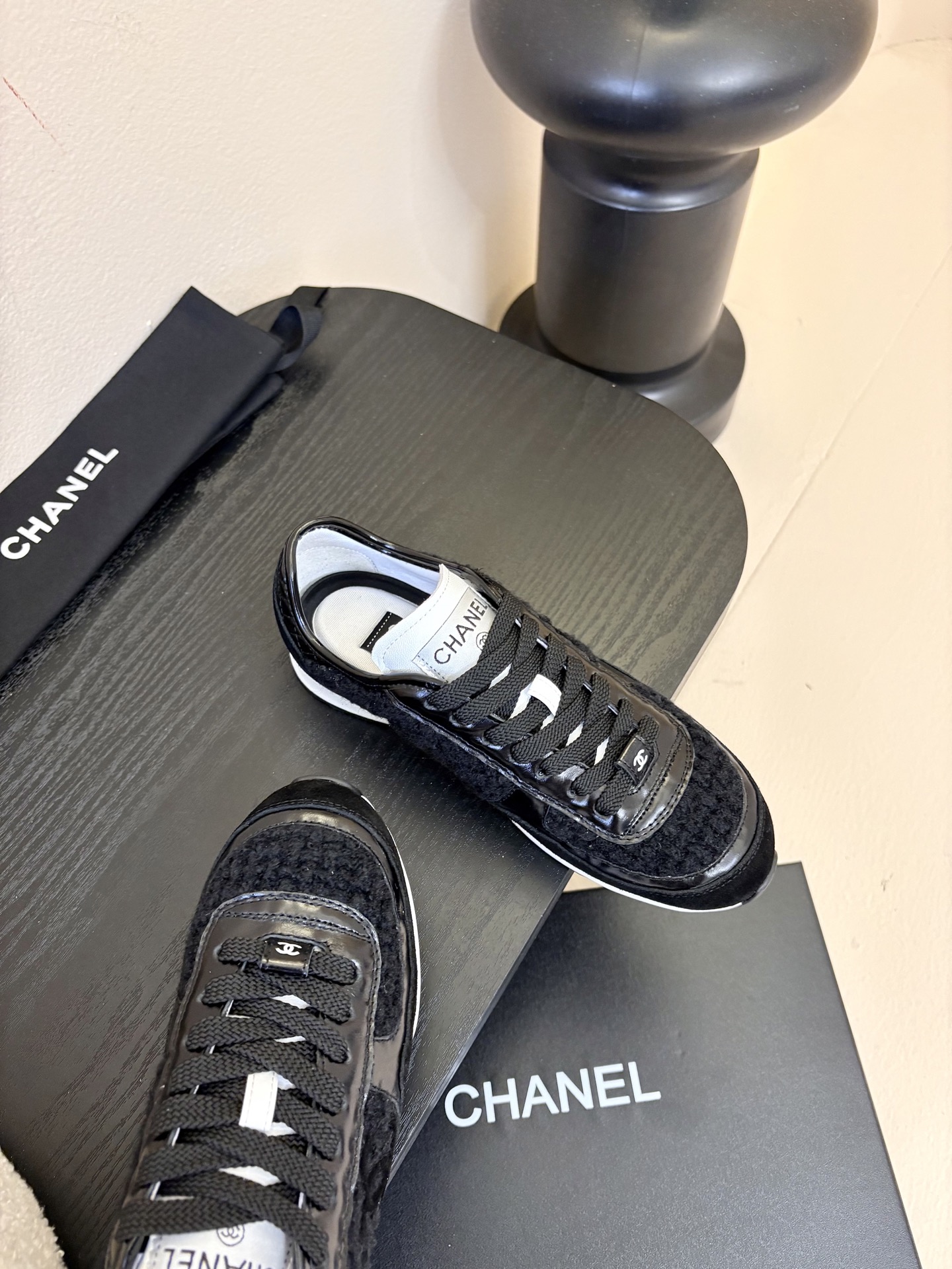 CHANEL/香奈儿2025新款小香风麂皮圆头熊猫厚底运动鞋时尚增高鞋休闲鞋面料：进口羊皮/布面内里：原