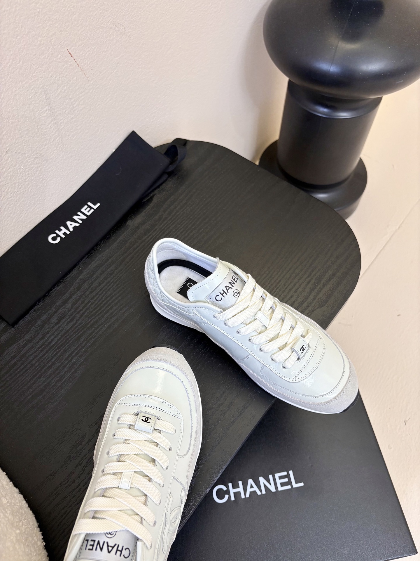 CHANEL/香奈儿2025新款小香风麂皮圆头熊猫厚底运动鞋时尚增高鞋休闲鞋面料：进口羊皮/布面内里：原