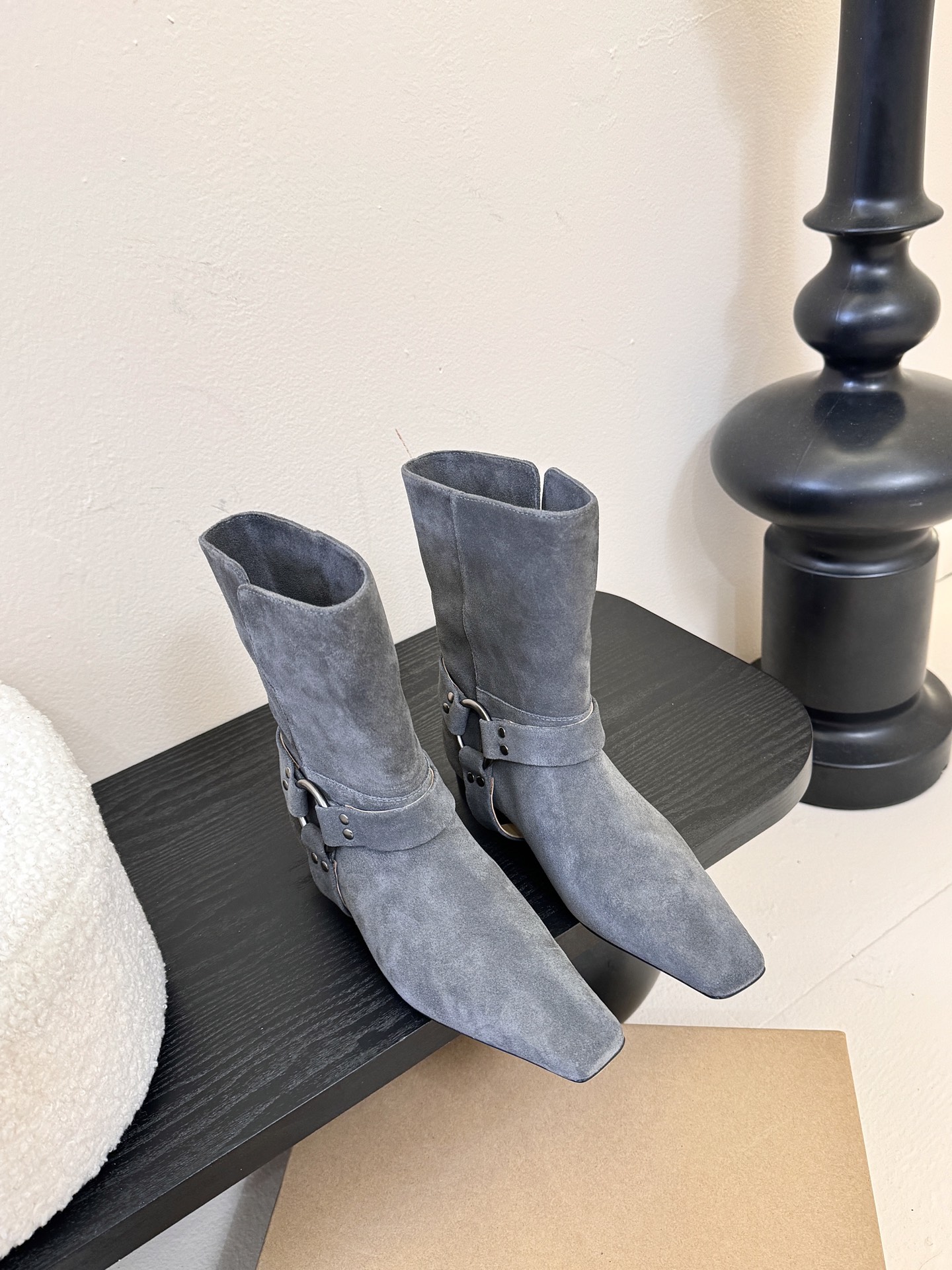 韩国🇰🇷shop weare麂皮靴鞋面高丝光小牛麂皮&小牛皮，内里水染牛皮，意大利真皮大底，真皮包鞋跟，