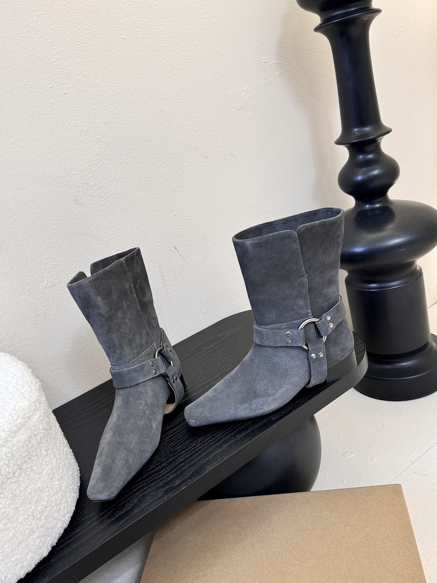 韩国🇰🇷shop weare麂皮靴鞋面高丝光小牛麂皮&小牛皮，内里水染牛皮，意大利真皮大底，真皮包鞋跟，