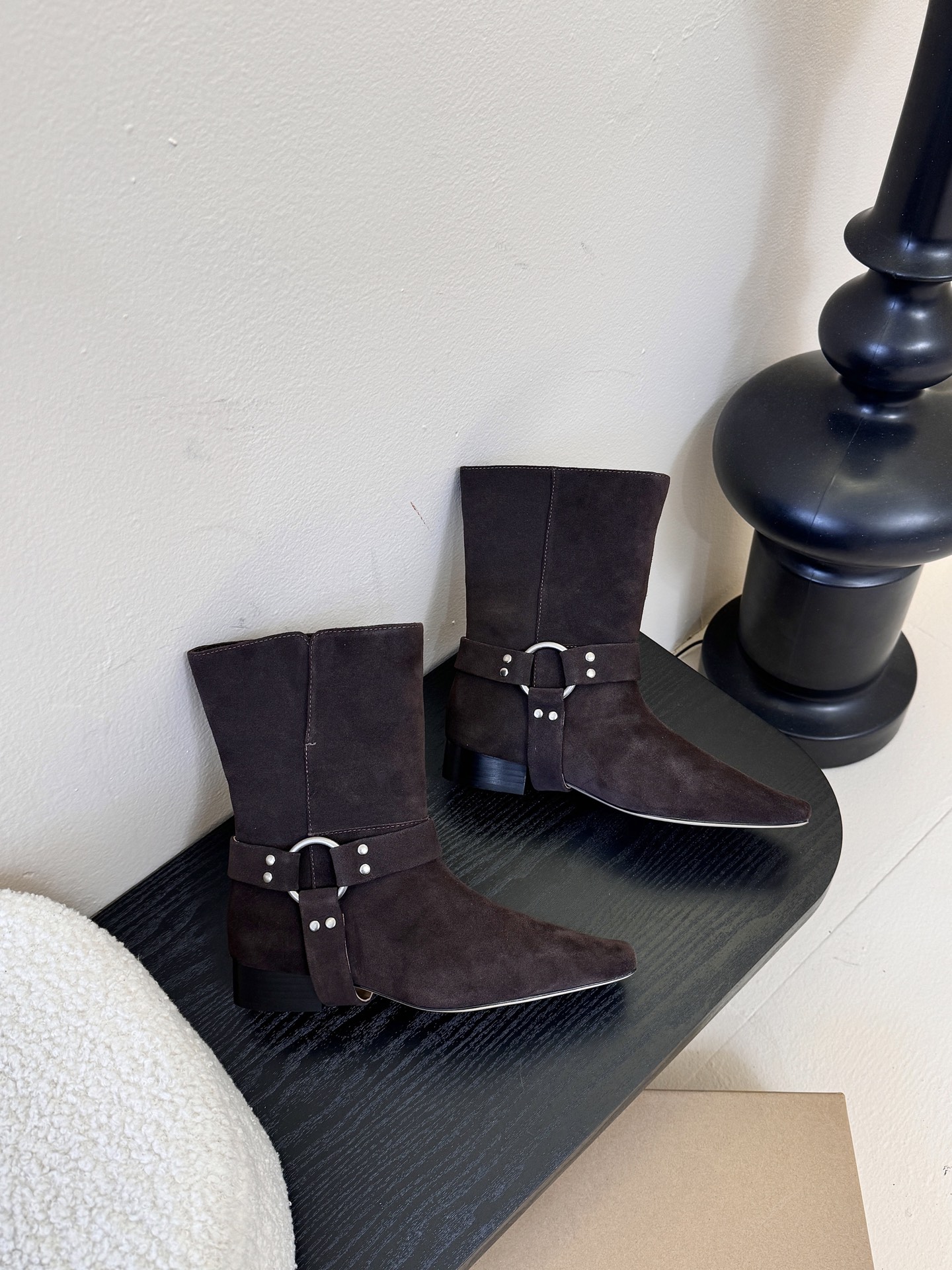 韩国🇰🇷shop weare麂皮靴鞋面高丝光小牛麂皮&小牛皮，内里水染牛皮，意大利真皮大底，真皮包鞋跟，