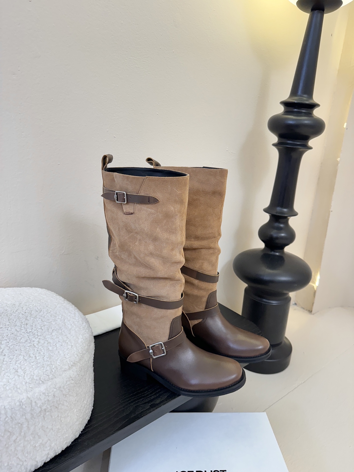 ICEDUST秋冬新款堆堆靴✨称之为今年最好看的堆堆靴，毫不过分，复古百搭，慵懒简约💯对版牛皮面料，羊皮