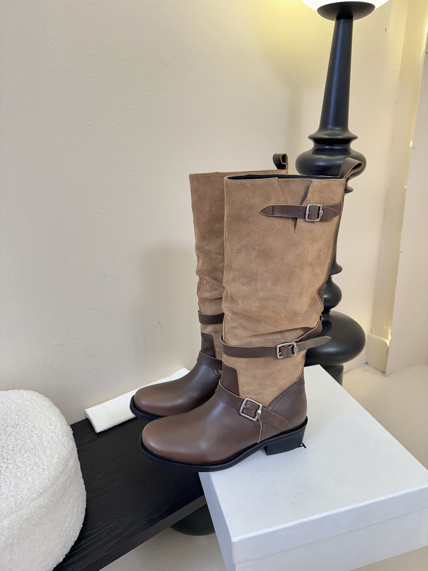 ICEDUST秋冬新款堆堆靴✨称之为今年最好看的堆堆靴，毫不过分，复古百搭，慵懒简约💯对版牛皮面料，羊皮