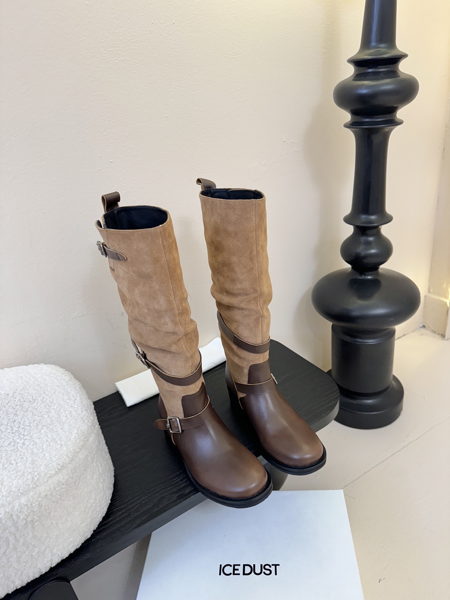 ICEDUST秋冬新款堆堆靴✨称之为今年最好看的堆堆靴，毫不过分，复古百搭，慵懒简约💯对版牛皮面料，羊皮