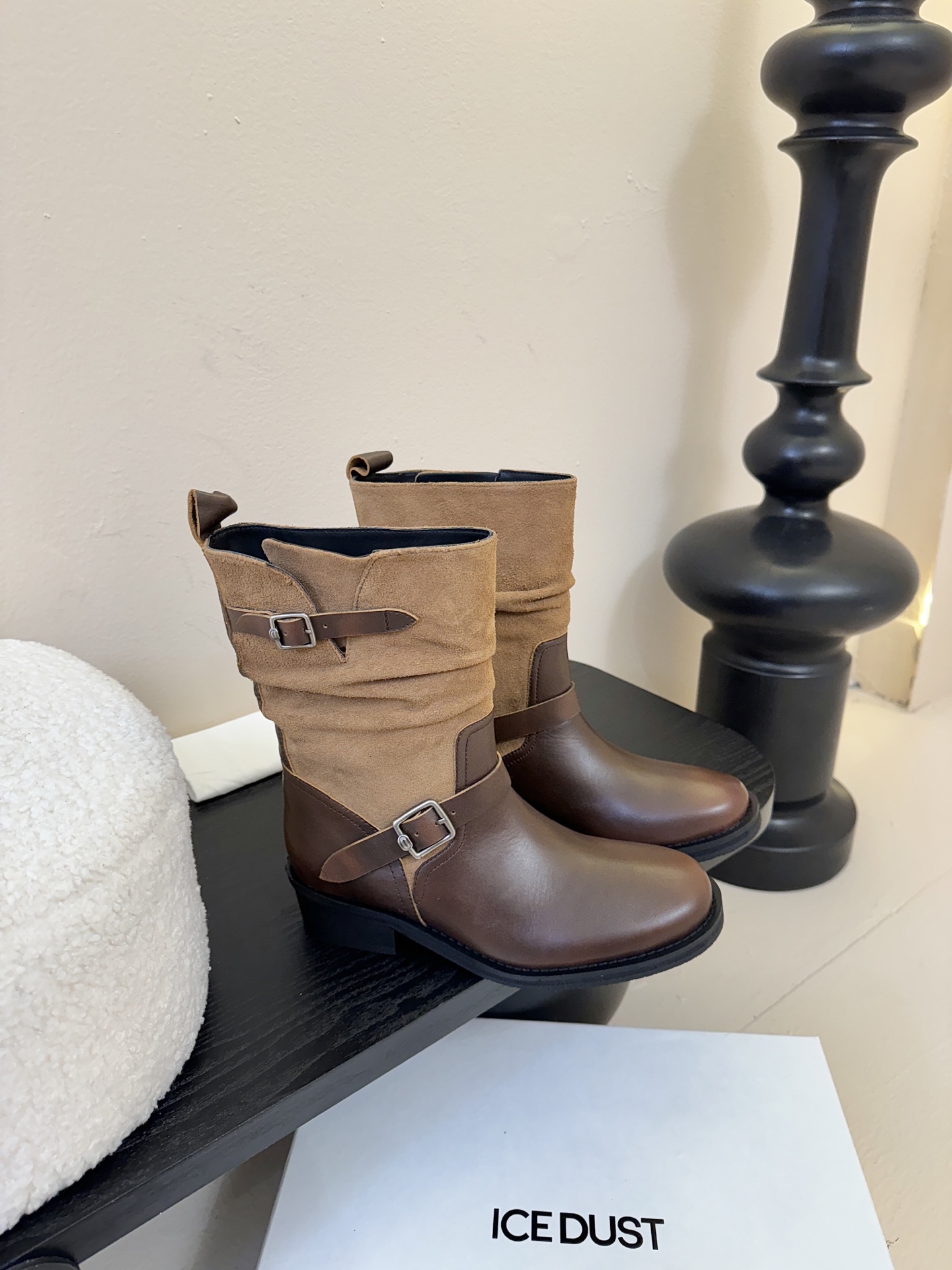 ICEDUST秋冬新款堆堆靴✨称之为今年最好看的堆堆靴，毫不过分，复古百搭，慵懒简约💯对版牛皮面料，羊皮
