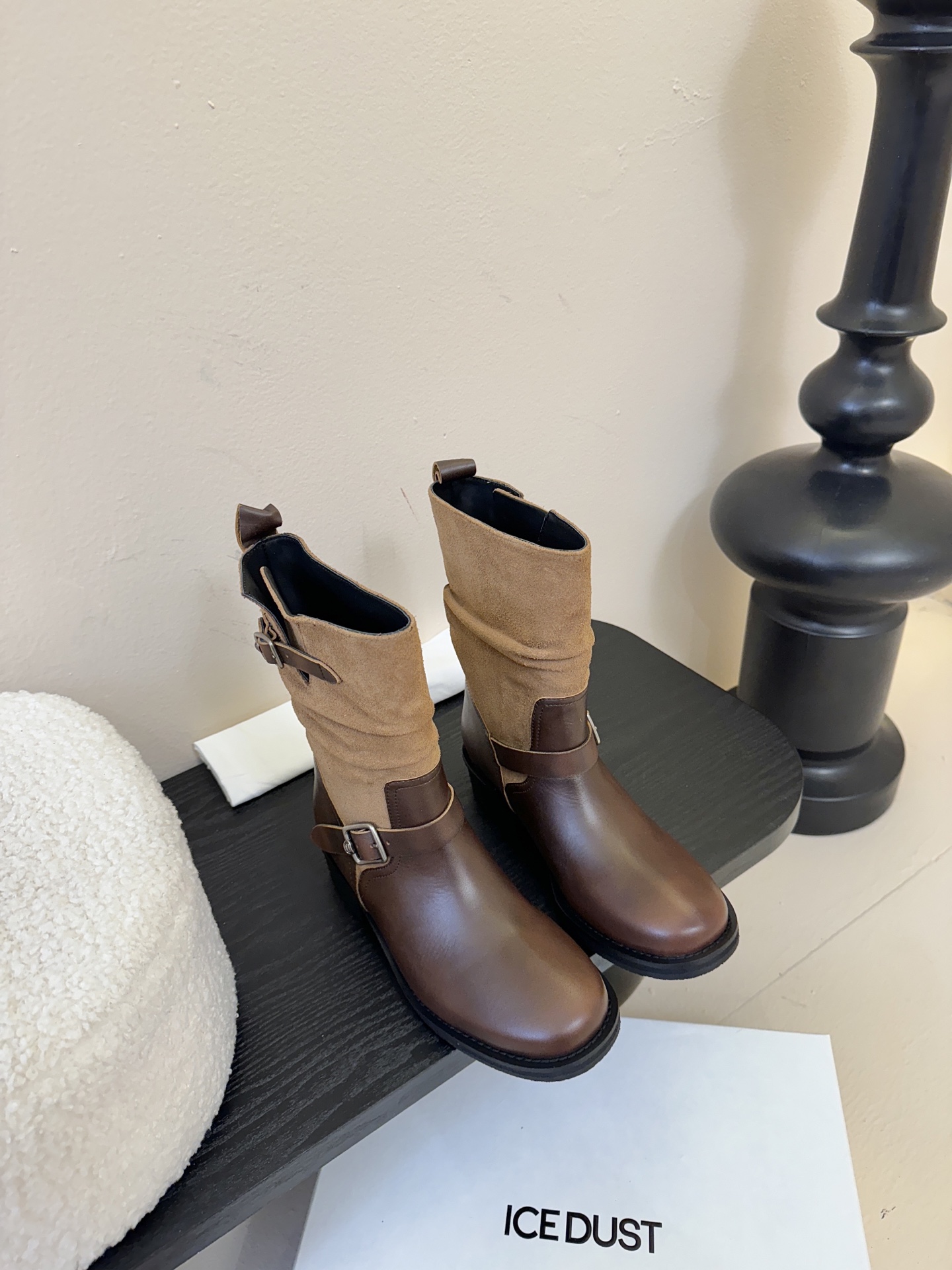 NO:482095,ICEDUST autumn and winter new style pile boots are called the best pile boots this year. They are not overdone, retro and versatile, lazy and simple pair of cowhide fabrics, sheepskin lining, original large sole, size 35-39# (4041# can be customized without return), boots, boots, cowhide, sheepskin19860909ICEDUST秋冬新款堆堆靴称之为今年最好看的堆堆靴,毫不过分,复古百搭,慵懒简约对版牛皮面料,羊皮内里,原版大底,码数35-39#（4041#可订做不退换）,靴子,boots,cowhide,sheepskin,Women's Shoes