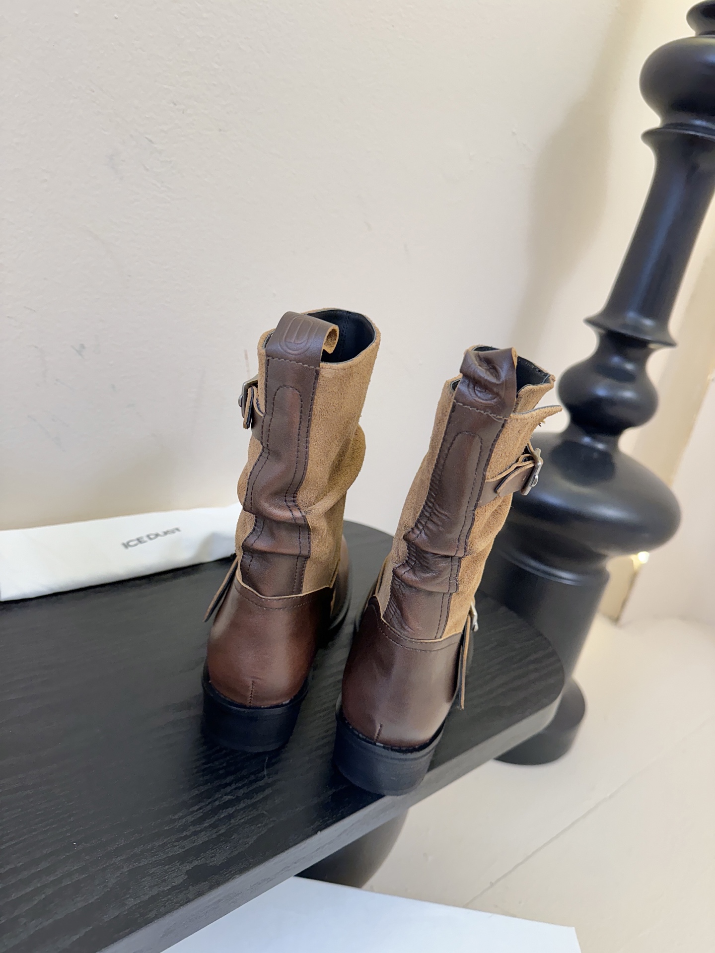 ICEDUST秋冬新款堆堆靴✨称之为今年最好看的堆堆靴，毫不过分，复古百搭，慵懒简约💯对版牛皮面料，羊皮