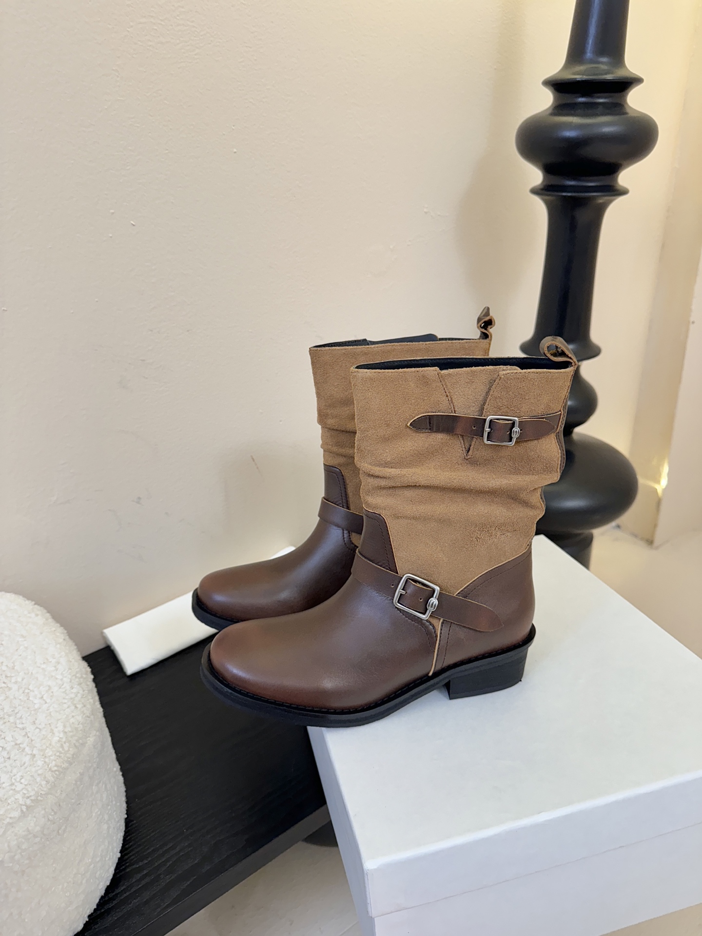 ICEDUST秋冬新款堆堆靴✨称之为今年最好看的堆堆靴，毫不过分，复古百搭，慵懒简约💯对版牛皮面料，羊皮