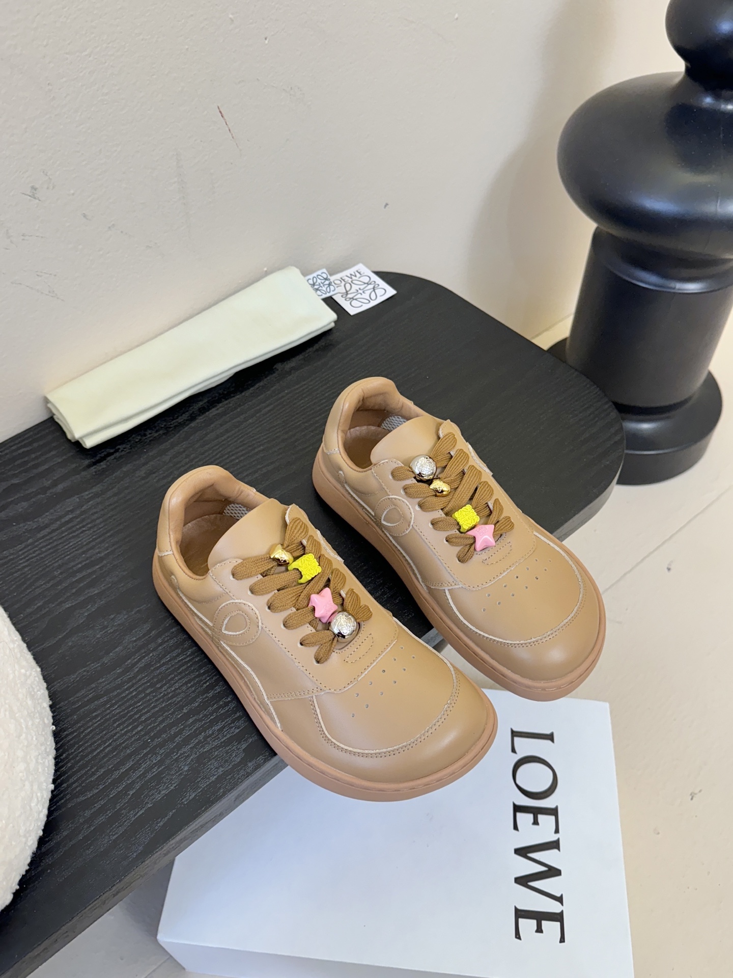 男款➕10LOEWE 罗意威 25ss秋冬 情侣款 新款Jambo板鞋绑带复古英伦风小白鞋休闲鞋 市场高