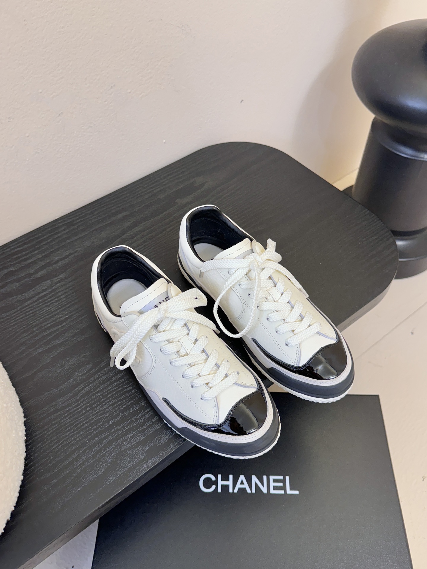 CHANEL/香奈儿休闲运动鞋2025新款小香风麂皮圆头熊猫厚底运动鞋时尚增高鞋休闲鞋面料：进口牛皮内里
