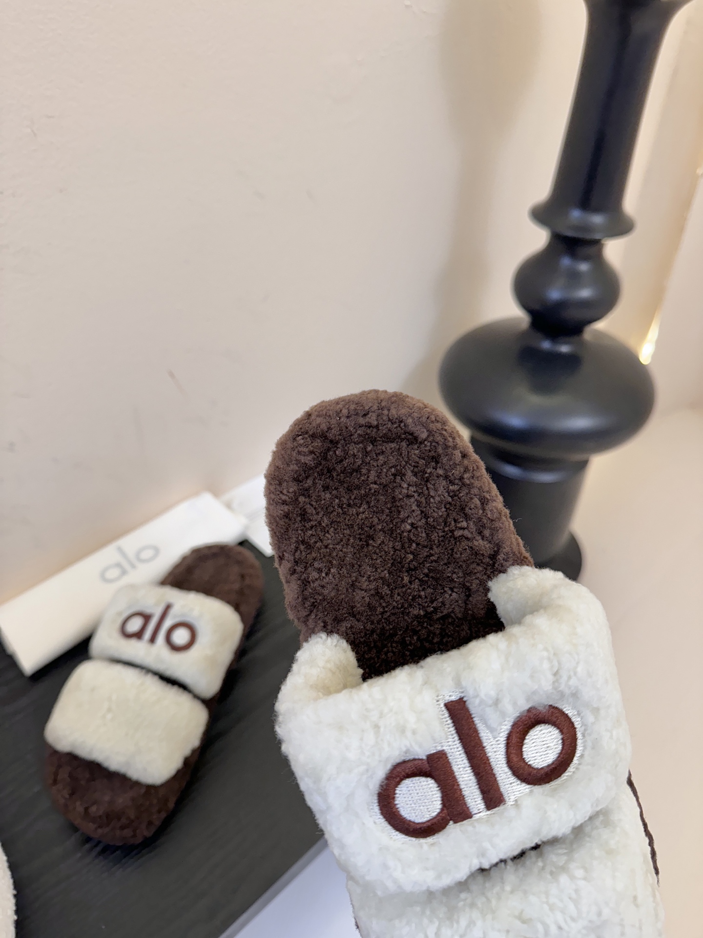 Alo 25秋冬 皮毛一体毛拖踩在云朵之中，穿上幸福感太强了增高好看，冬日必入单品size 35-41