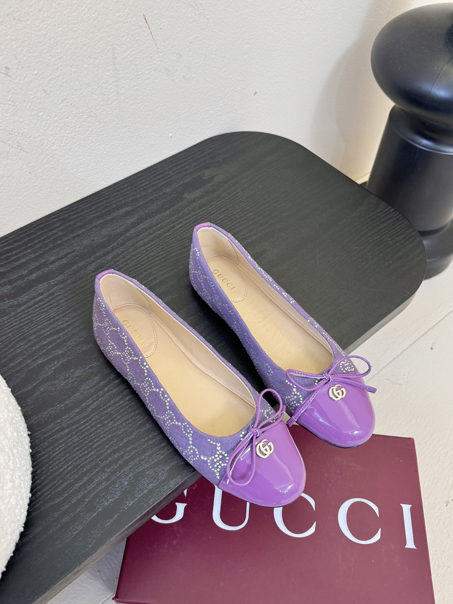 GuCC高端精品 2025海外早秋系列新品🆕平跟钻石V纹刺绣内底芭蕾鞋蝴蝶结小双G扣新款小圆头单鞋🔥经典