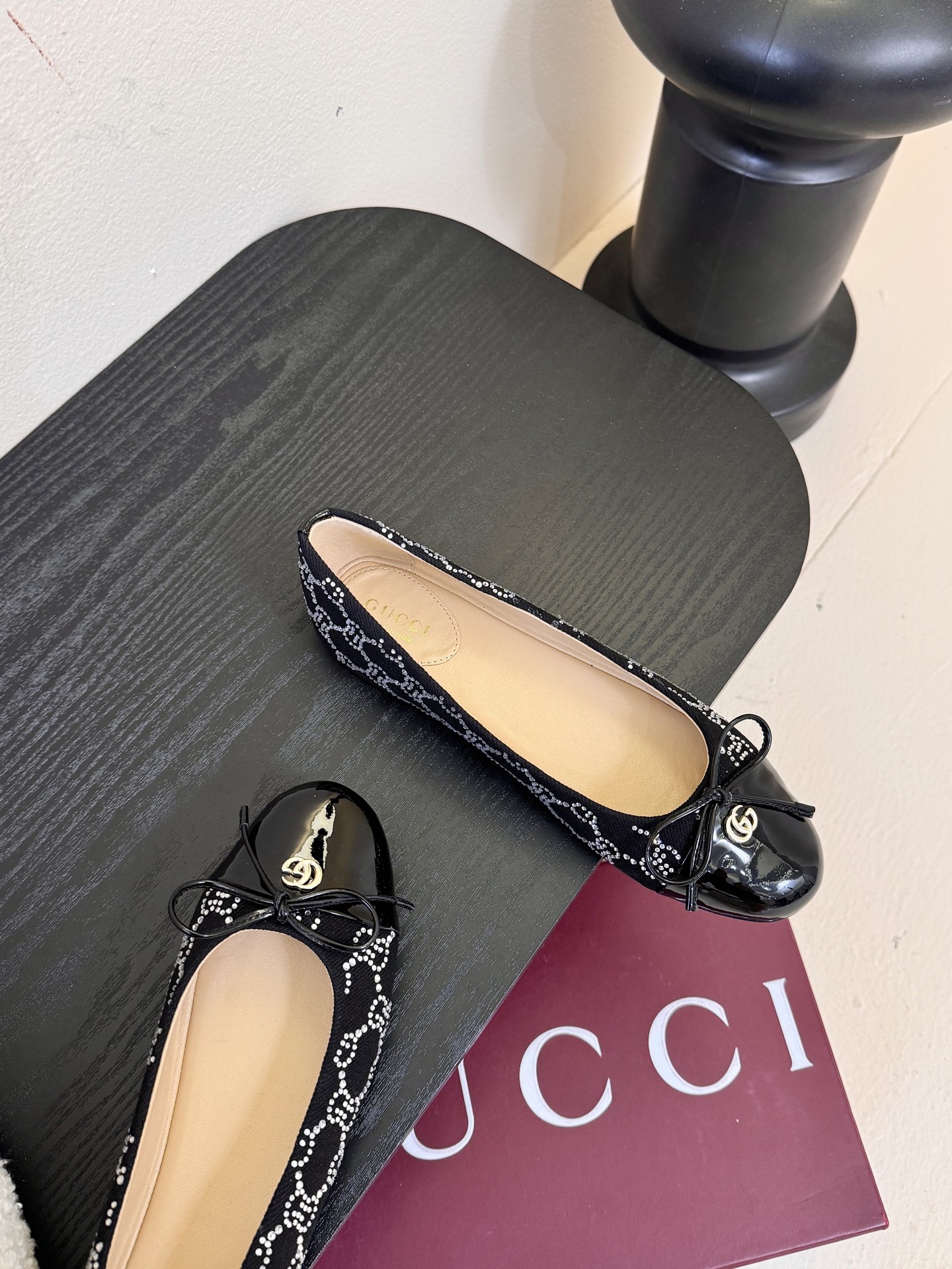 GuCC高端精品 2025海外早秋系列新品🆕平跟钻石V纹刺绣内底芭蕾鞋蝴蝶结小双G扣新款小圆头单鞋🔥经典