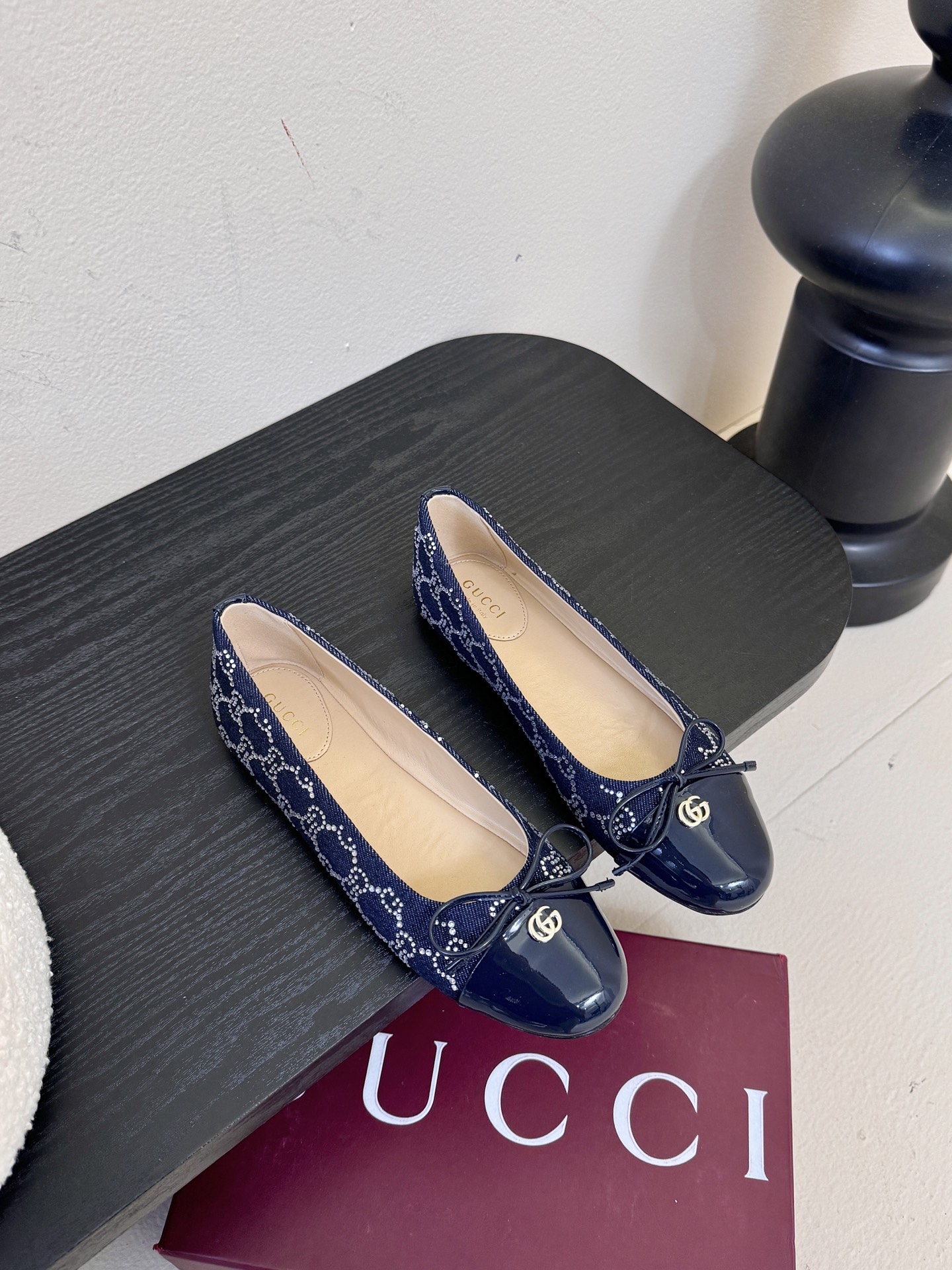 GuCC高端精品 2025海外早秋系列新品🆕平跟钻石V纹刺绣内底芭蕾鞋蝴蝶结小双G扣新款小圆头单鞋🔥经典