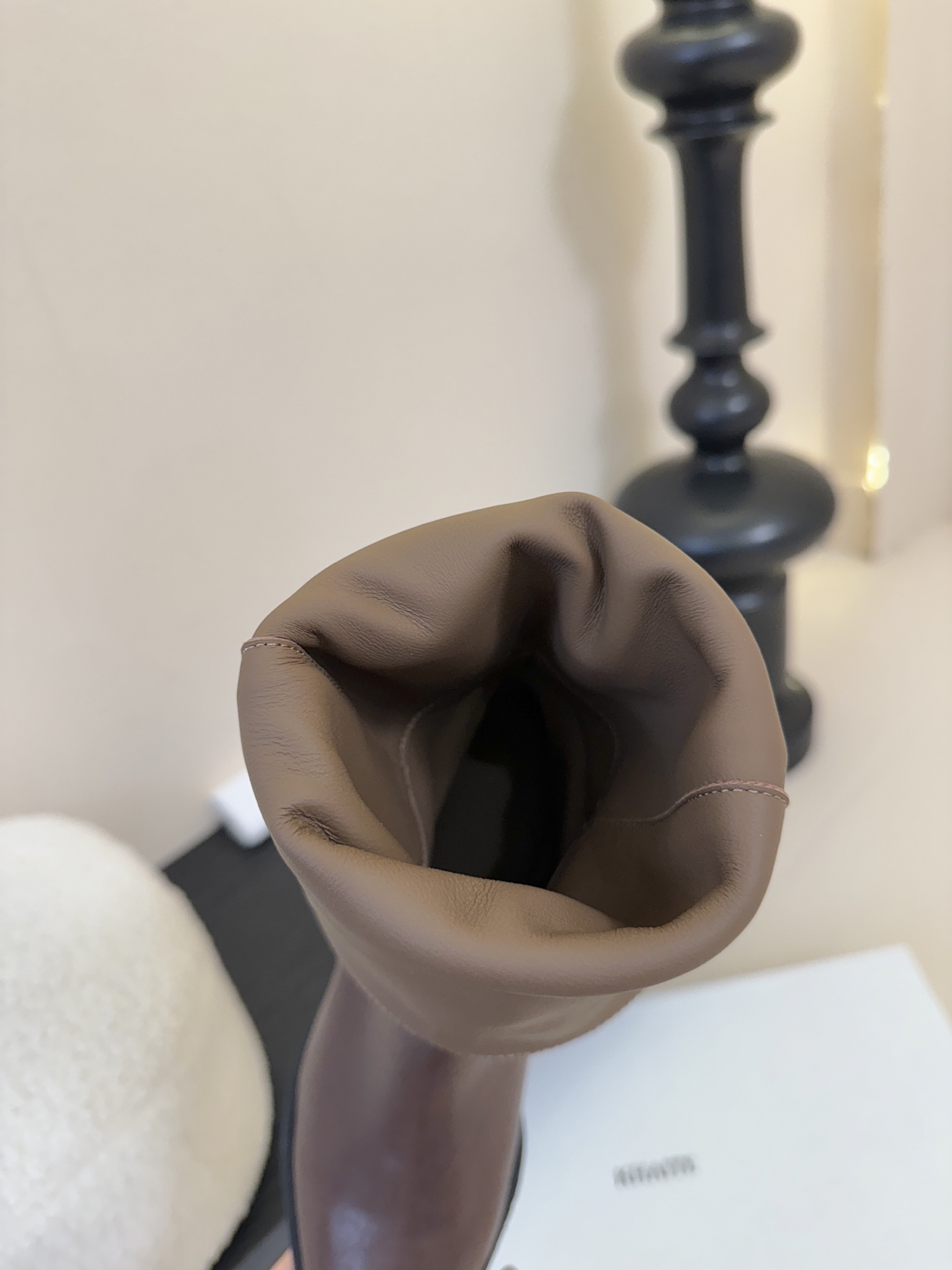 Khait* 𝟐𝟓𝐀𝐖新品靴把“酷飒”焊在腿上利落方跟+尖头 拿捏利落气场 褶皱靴筒自带松弛感 穿上直接