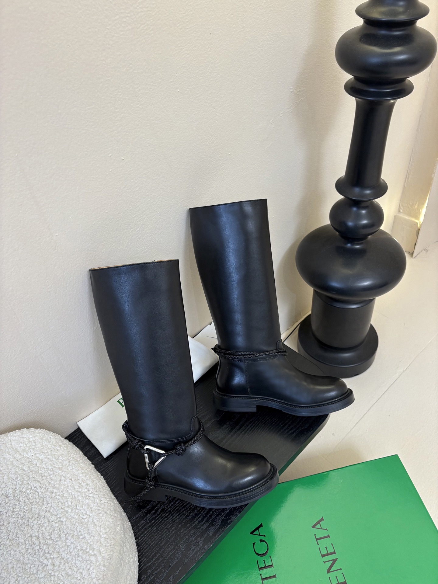 Bottega Veneta BV一脚蹬时尚 短靴 骑士靴太酷了 一眼就爱上，这双绳结靴必须锁死经典绳结