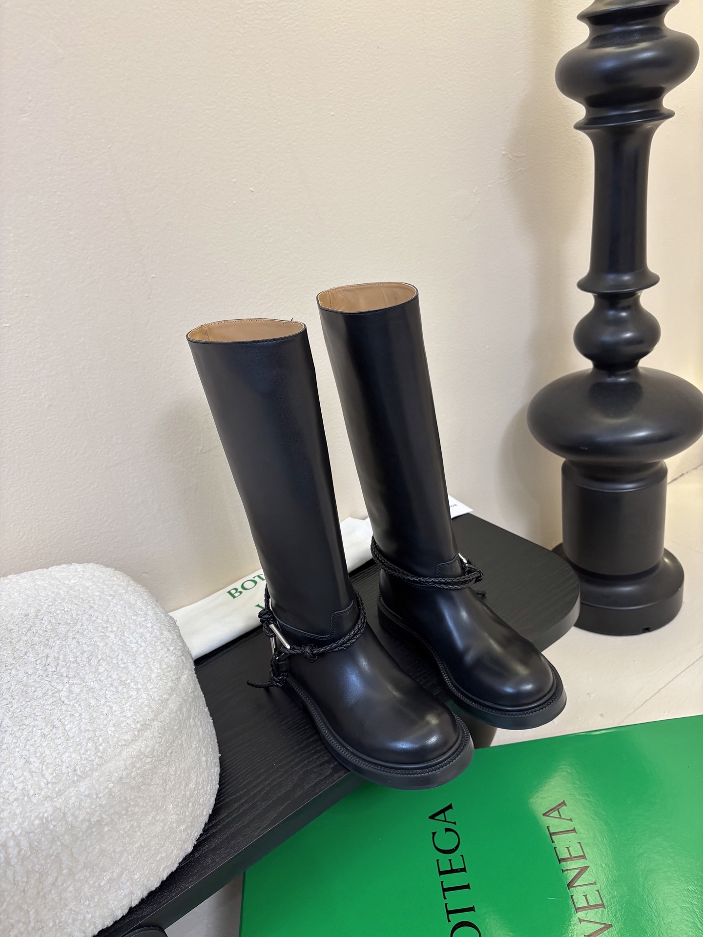 Bottega Veneta BV一脚蹬时尚 短靴 骑士靴太酷了 一眼就爱上，这双绳结靴必须锁死经典绳结