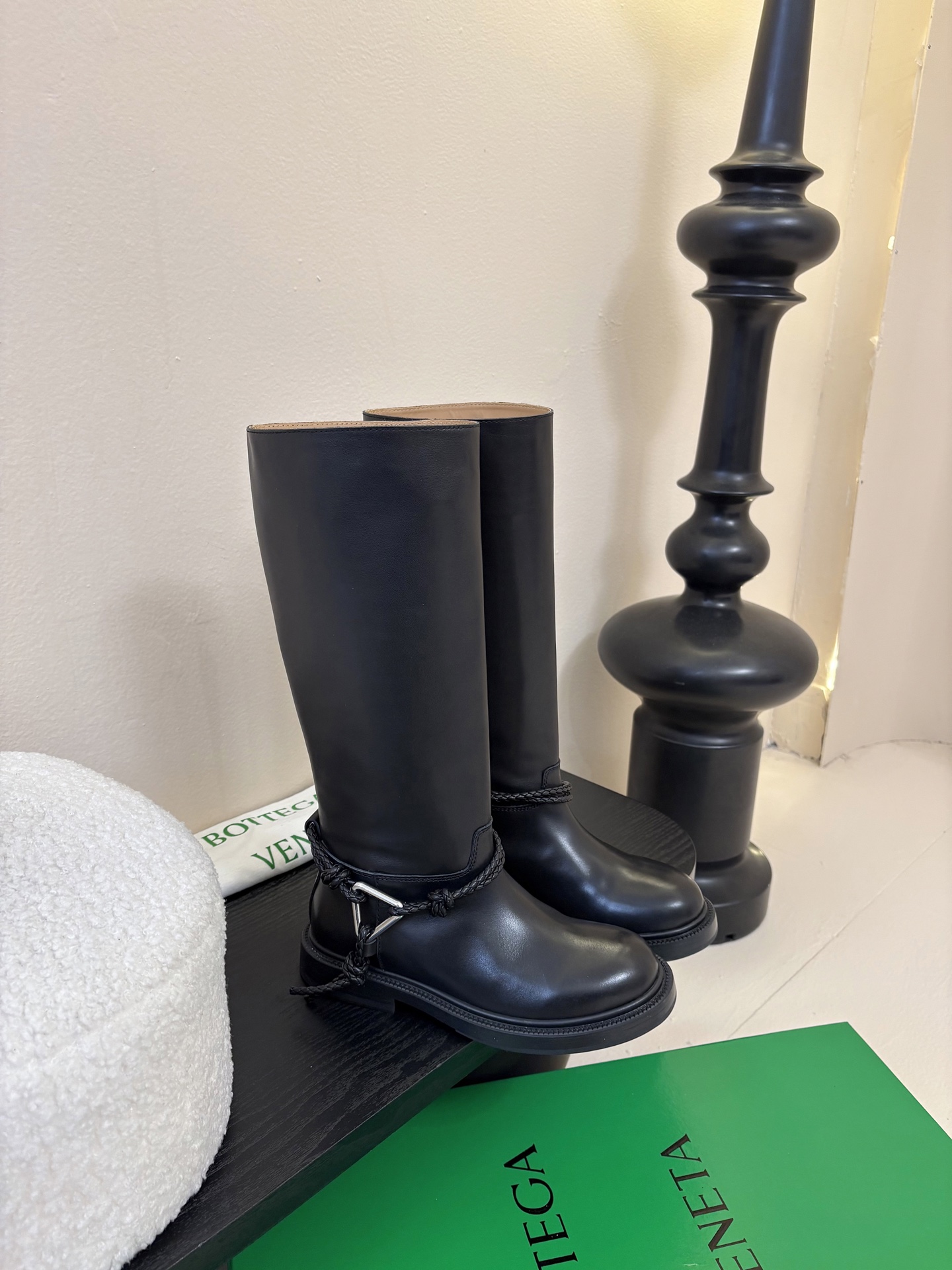 Bottega Veneta BV一脚蹬时尚 短靴 骑士靴太酷了 一眼就爱上，这双绳结靴必须锁死经典绳结