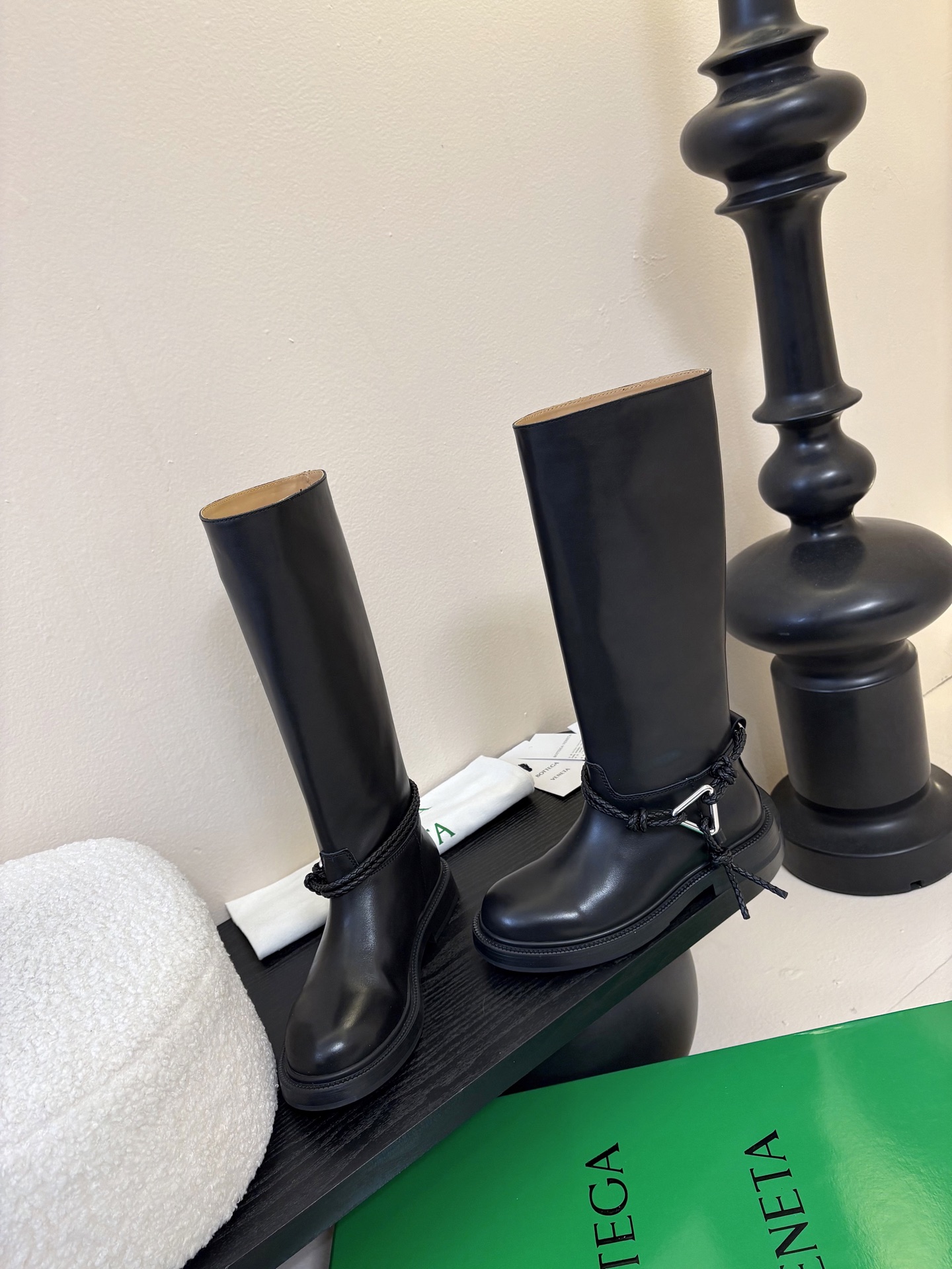 Bottega Veneta BV一脚蹬时尚 短靴 骑士靴太酷了 一眼就爱上，这双绳结靴必须锁死经典绳结