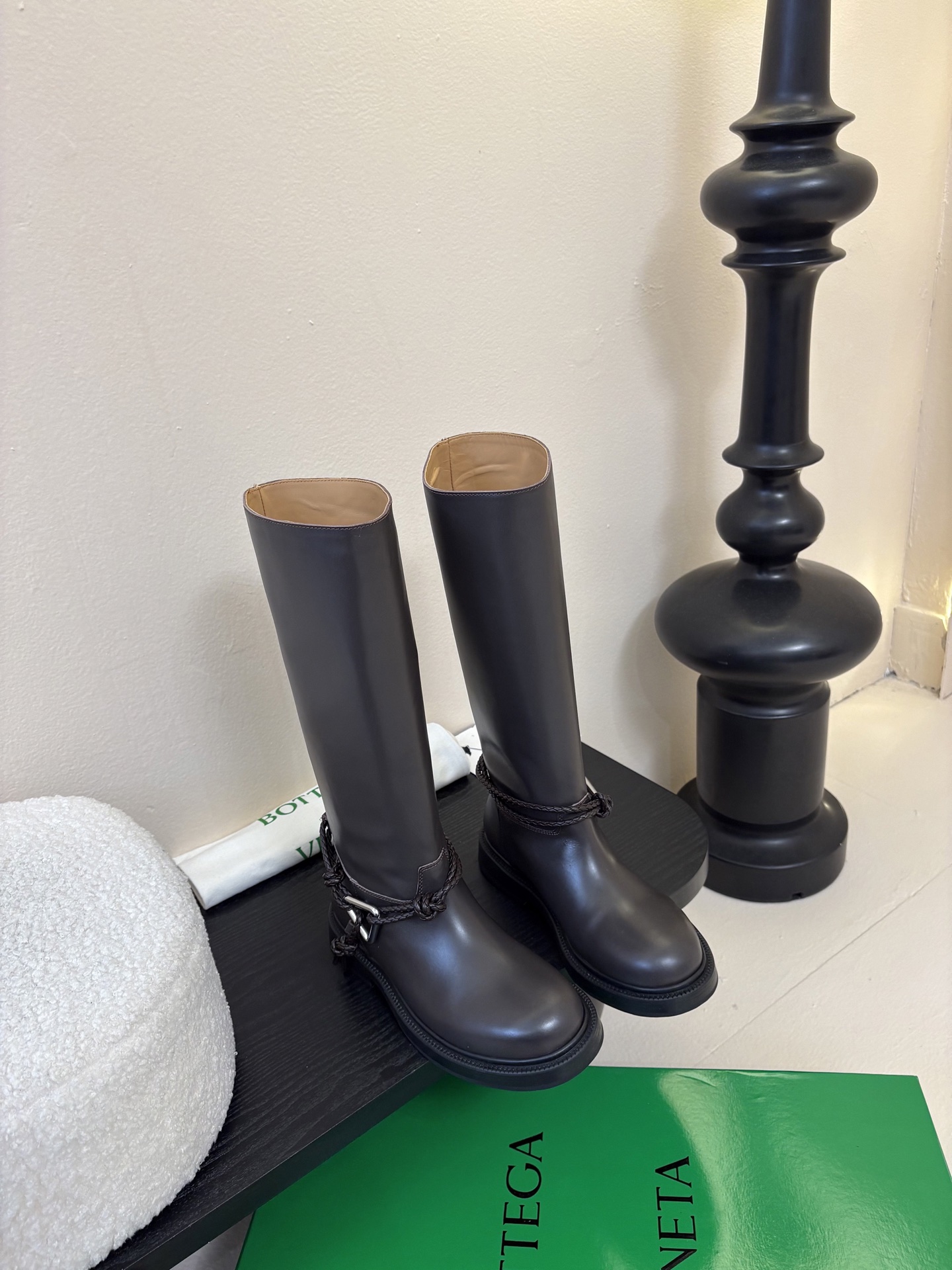 Bottega Veneta BV一脚蹬时尚 短靴 骑士靴太酷了 一眼就爱上，这双绳结靴必须锁死经典绳结