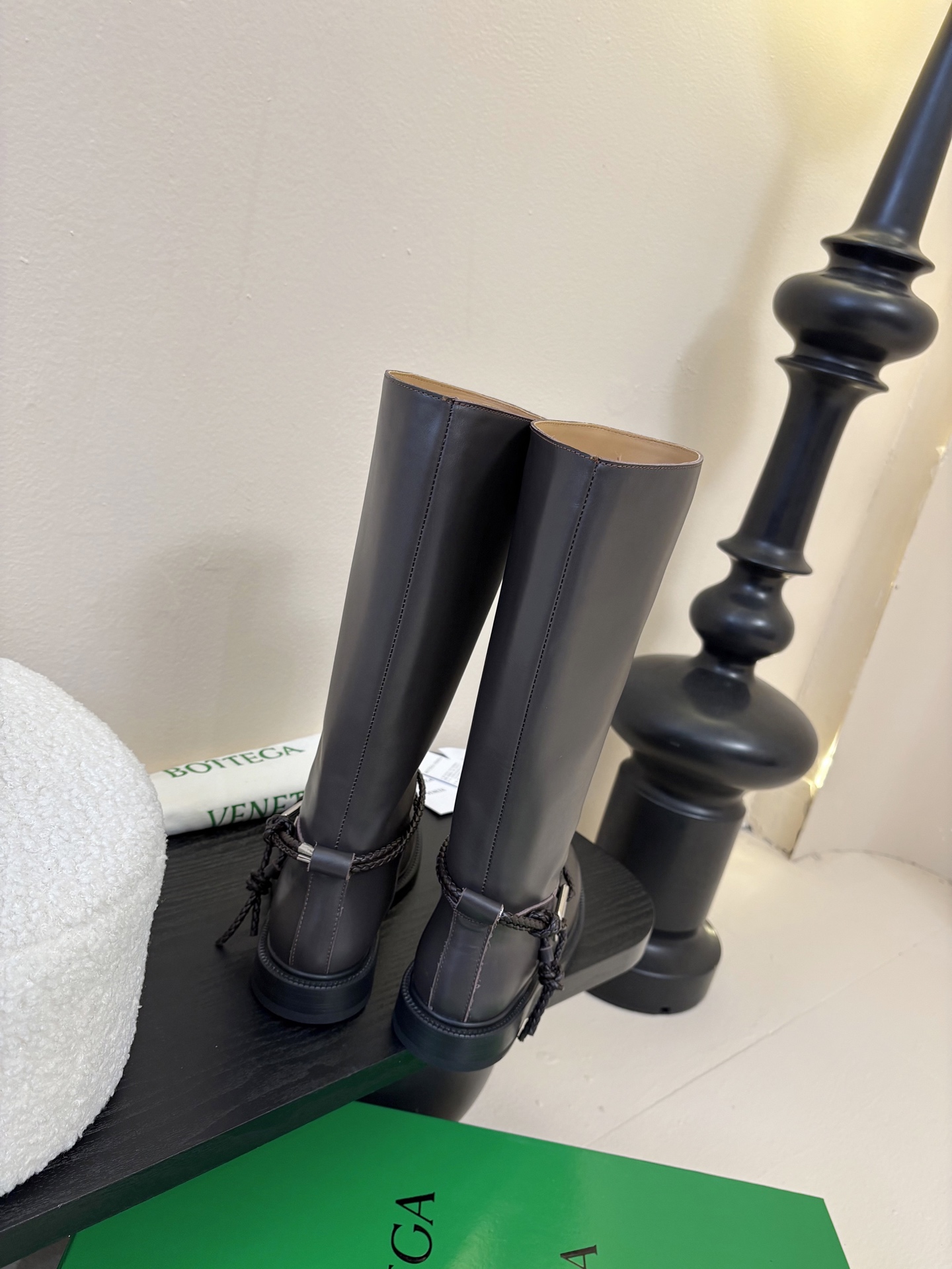 Bottega Veneta BV一脚蹬时尚 短靴 骑士靴太酷了 一眼就爱上，这双绳结靴必须锁死经典绳结