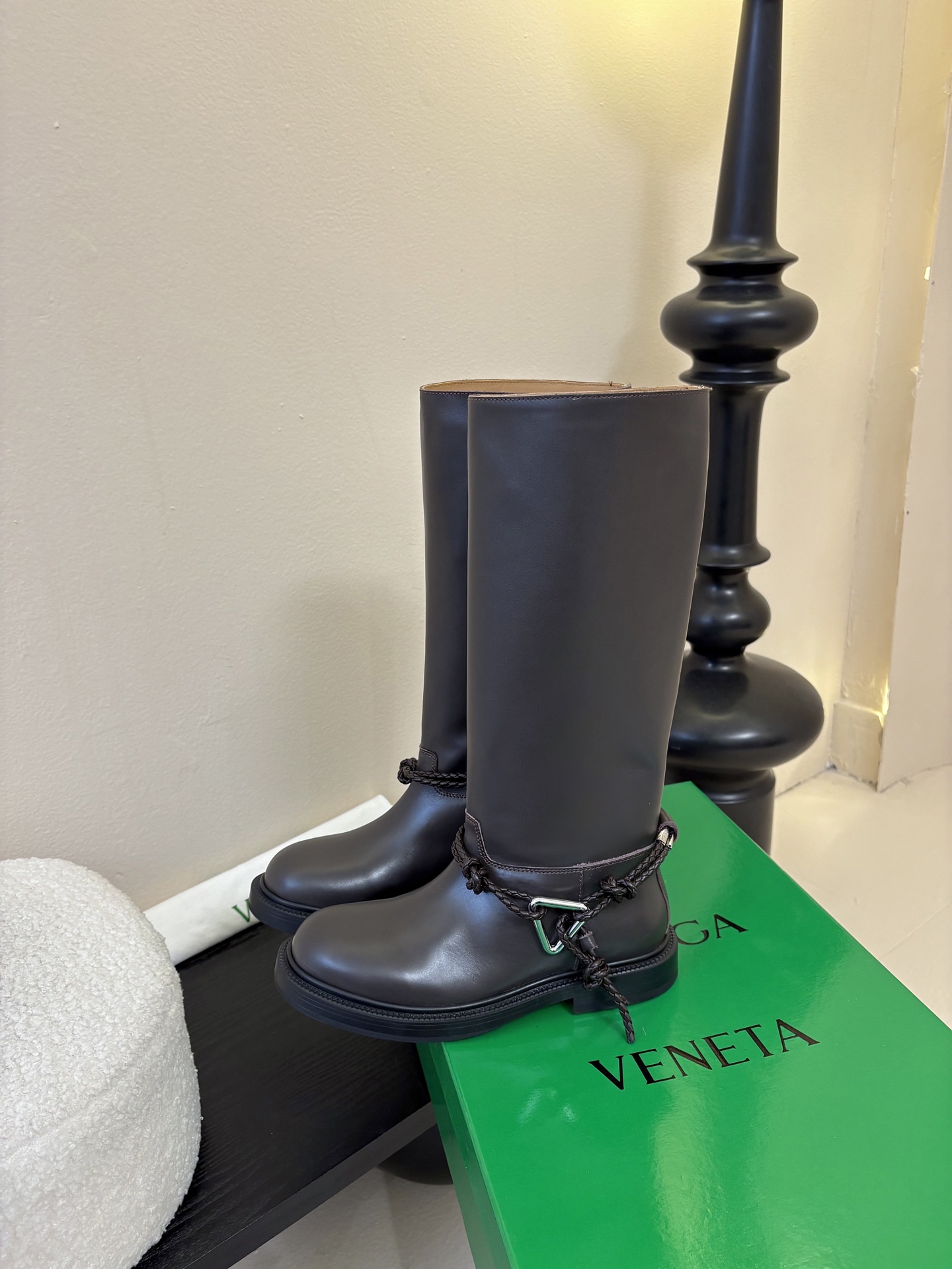 Bottega Veneta BV一脚蹬时尚 短靴 骑士靴太酷了 一眼就爱上，这双绳结靴必须锁死经典绳结