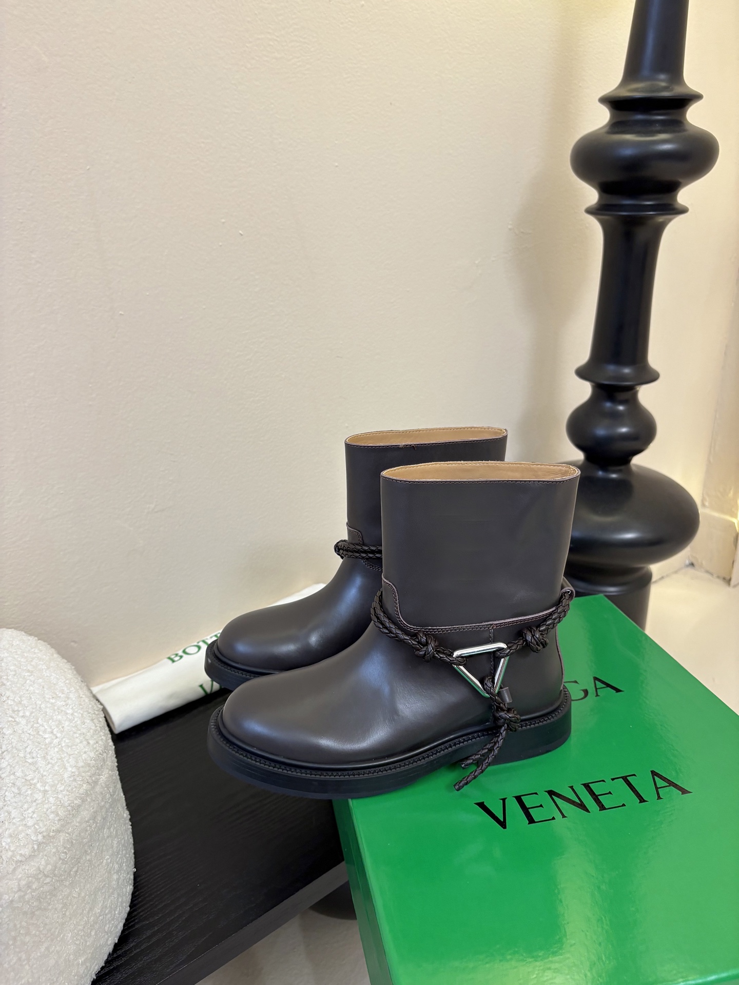 Bottega Veneta BV一脚蹬时尚 短靴 骑士靴太酷了 一眼就爱上，这双绳结靴必须锁死经典绳结