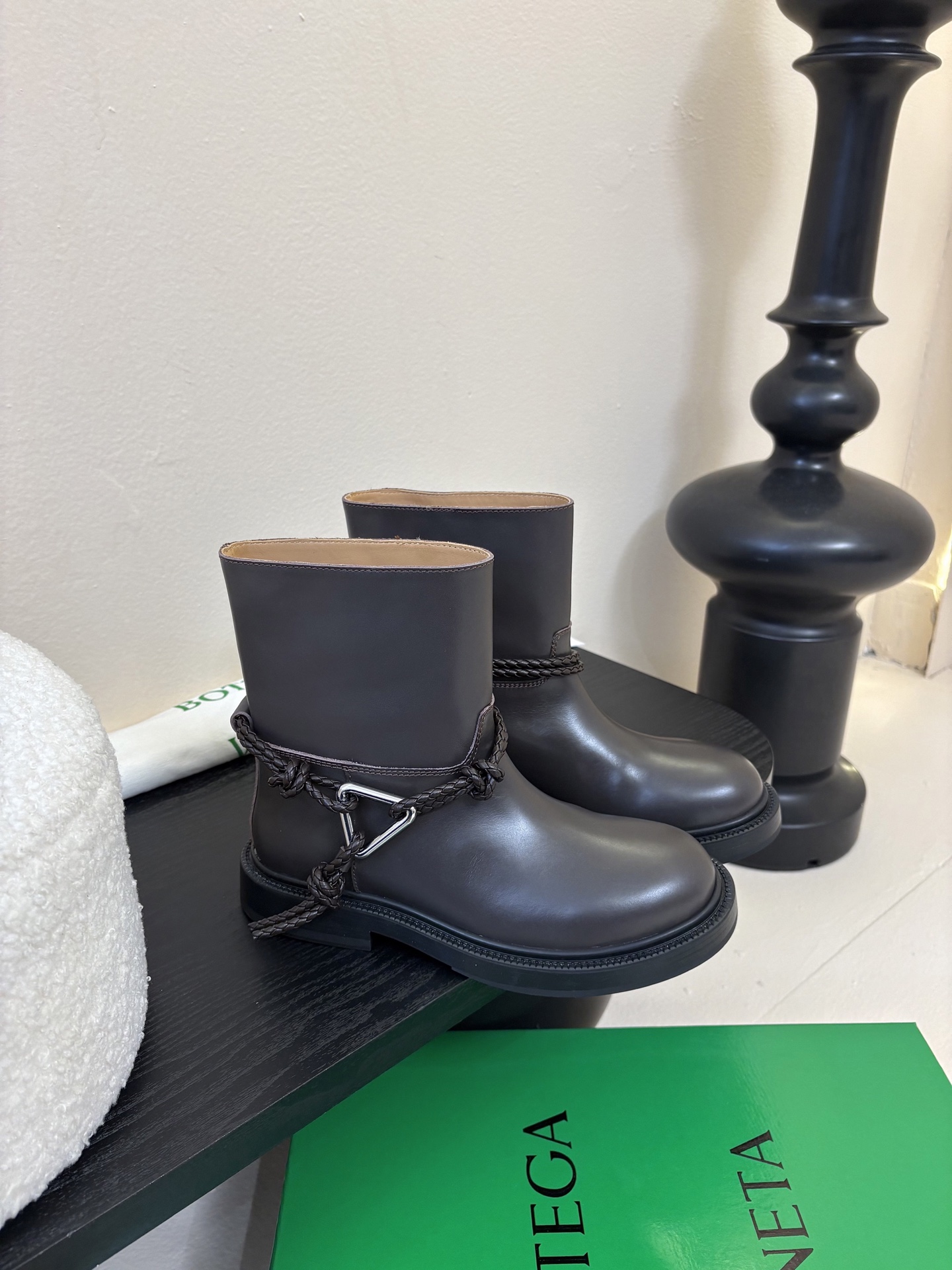 Bottega Veneta BV一脚蹬时尚 短靴 骑士靴太酷了 一眼就爱上，这双绳结靴必须锁死经典绳结