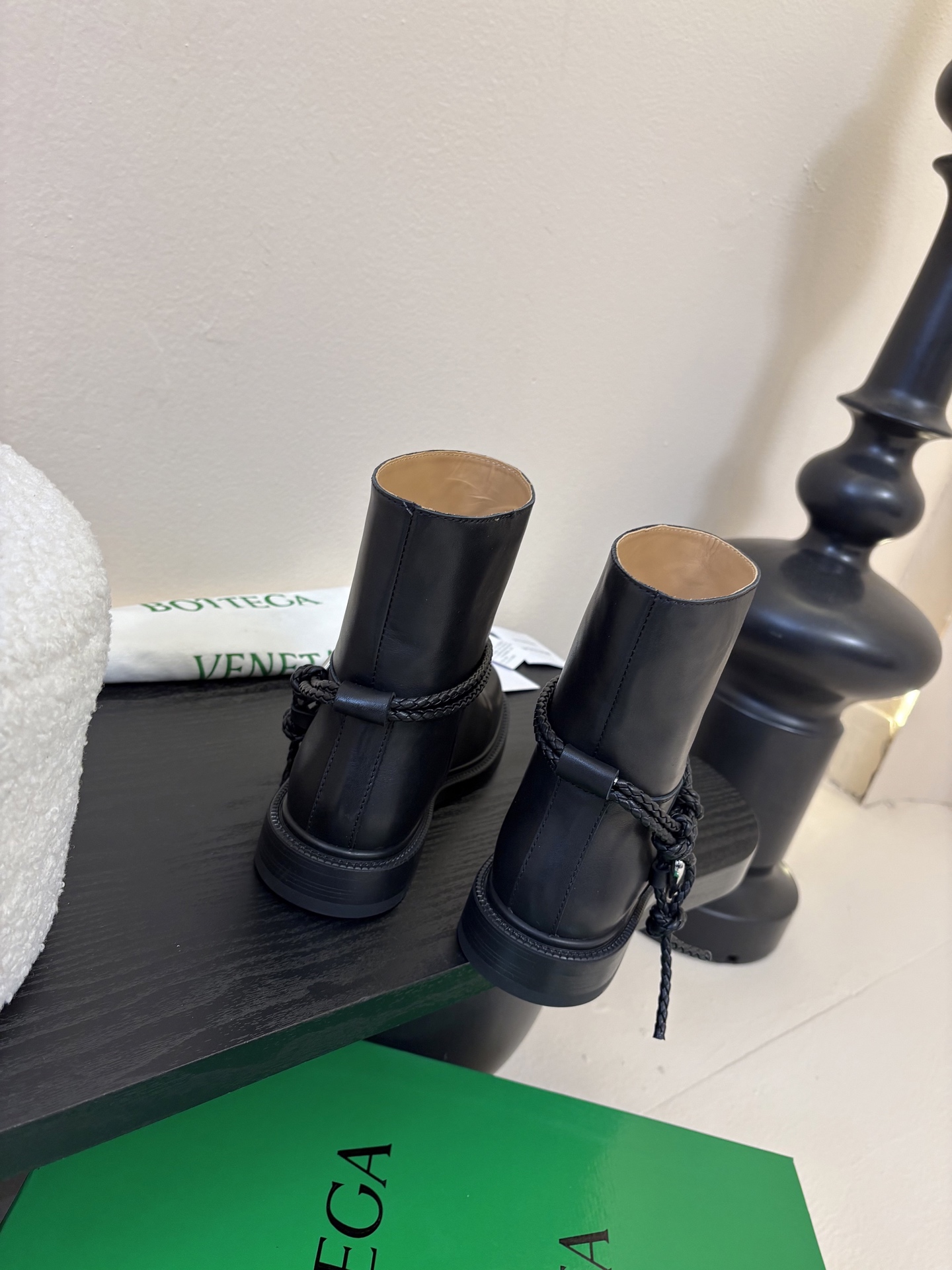 Bottega Veneta BV一脚蹬时尚 短靴 骑士靴太酷了 一眼就爱上，这双绳结靴必须锁死经典绳结