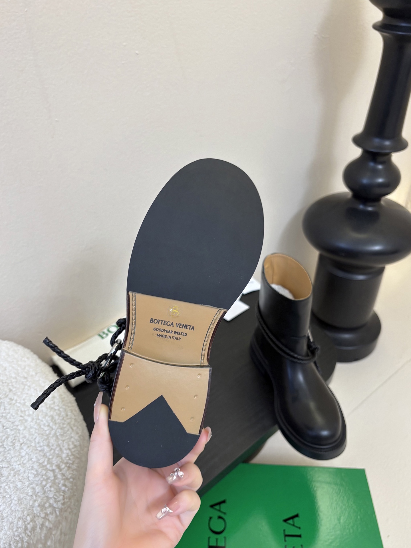 Bottega Veneta BV一脚蹬时尚 短靴 骑士靴太酷了 一眼就爱上，这双绳结靴必须锁死经典绳结