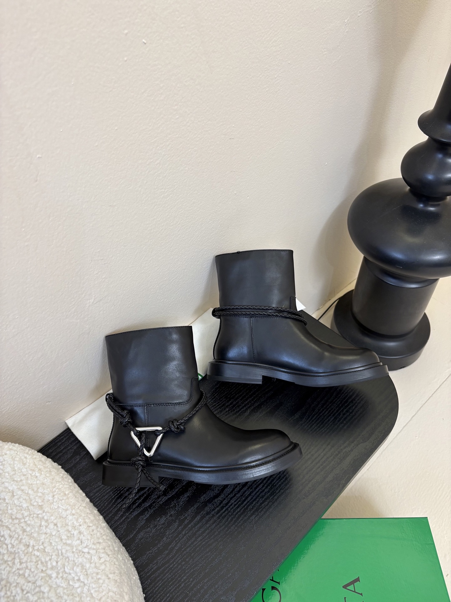 Bottega Veneta BV一脚蹬时尚 短靴 骑士靴太酷了 一眼就爱上，这双绳结靴必须锁死经典绳结