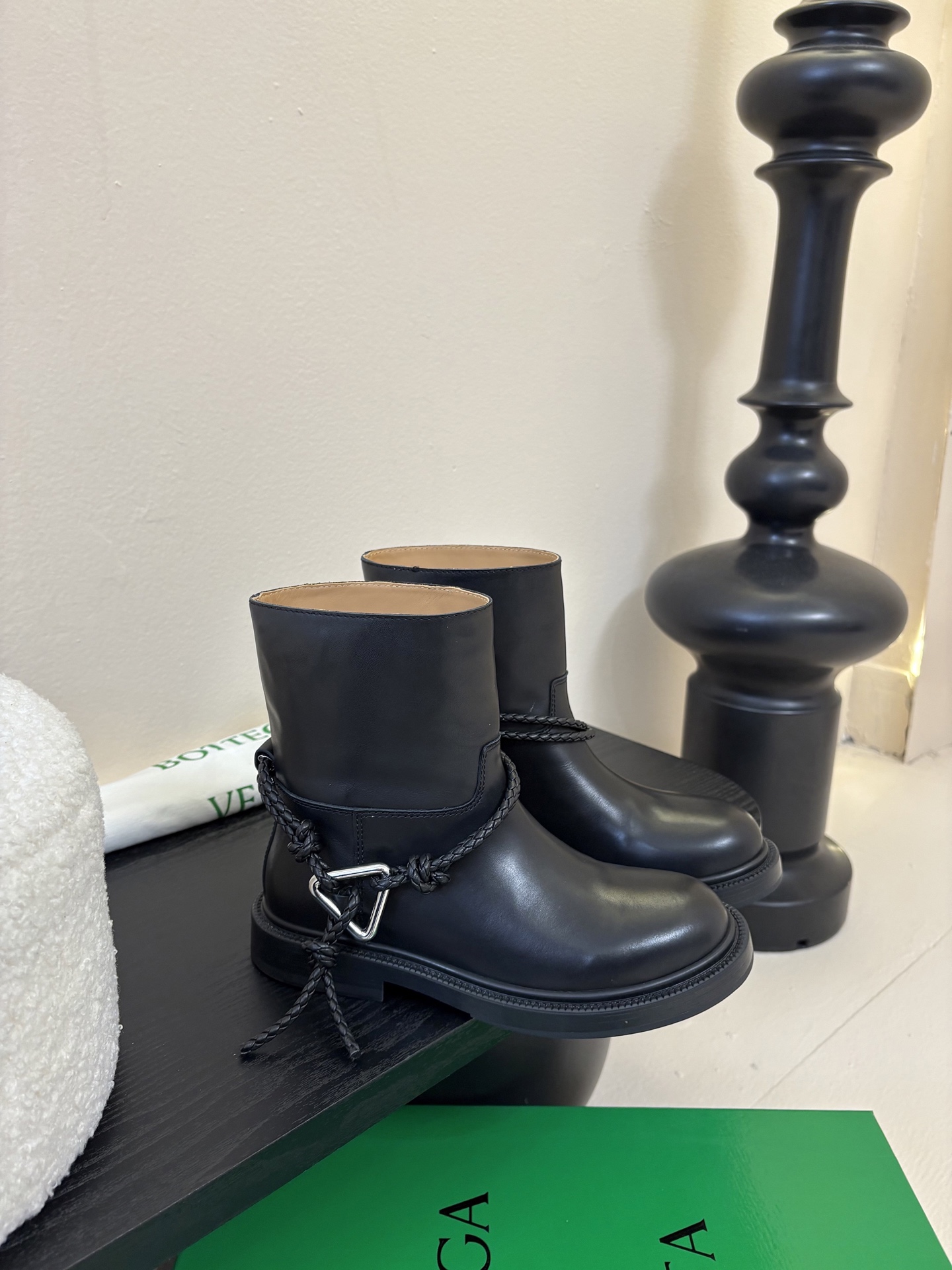 Bottega Veneta BV一脚蹬时尚 短靴 骑士靴太酷了 一眼就爱上，这双绳结靴必须锁死经典绳结