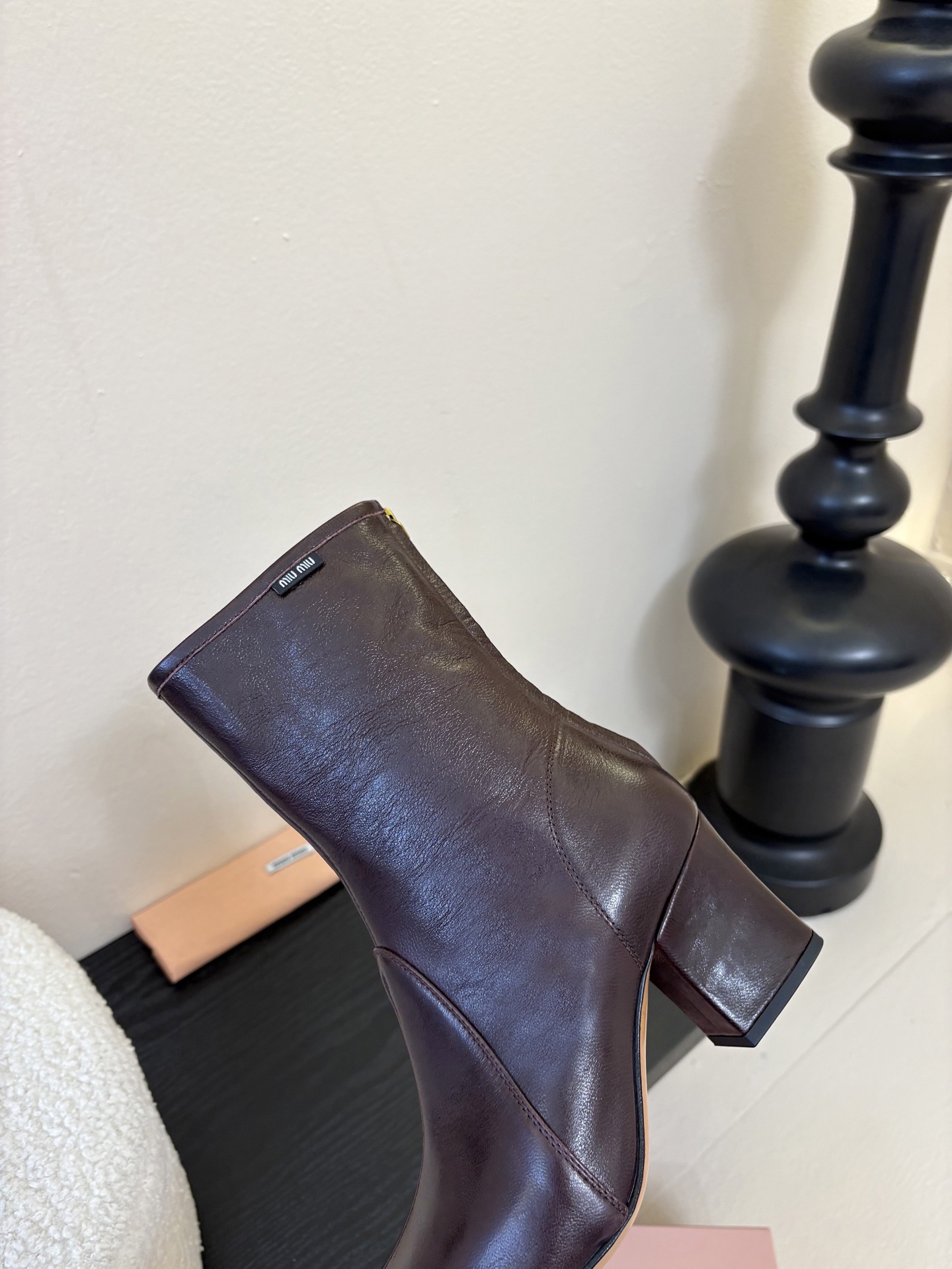 代购级Miu miu 25ss 弹力 短靴 秋冬走秀新款短靴！今年最值得入手的靴子 没有之一！超多网红明