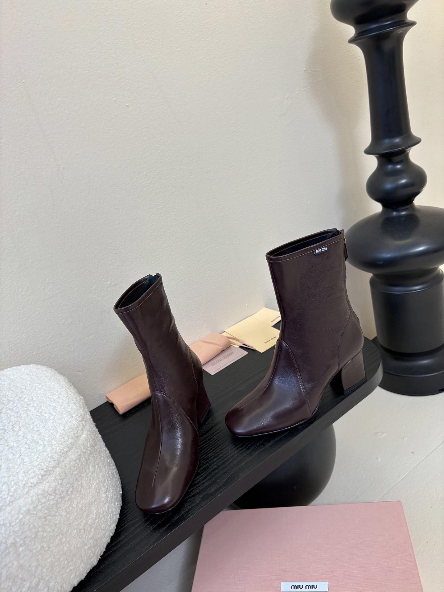 代购级Miu miu 25ss 弹力 短靴 秋冬走秀新款短靴！今年最值得入手的靴子 没有之一！超多网红明