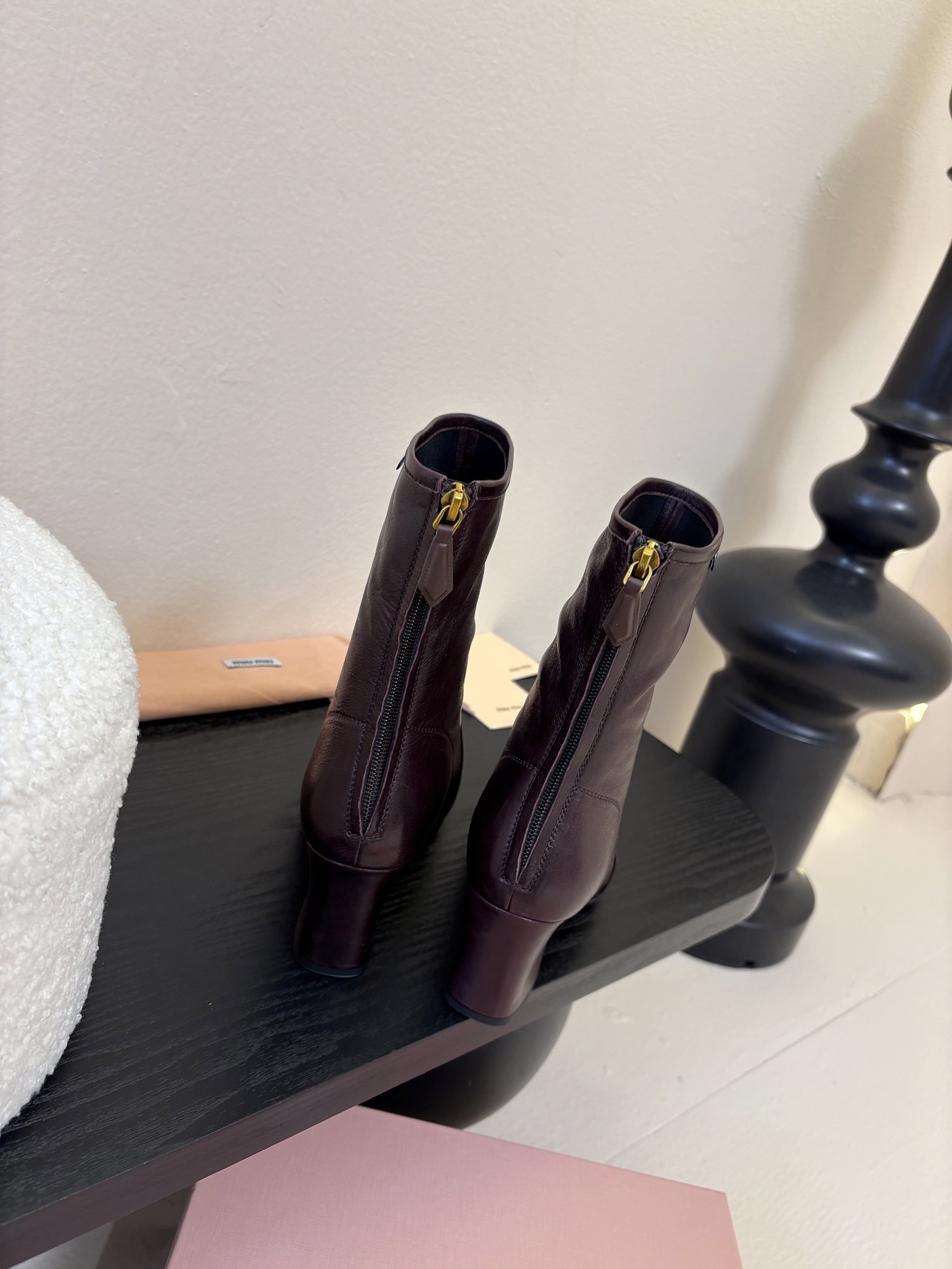 代购级Miu miu 25ss 弹力 短靴 秋冬走秀新款短靴！今年最值得入手的靴子 没有之一！超多网红明