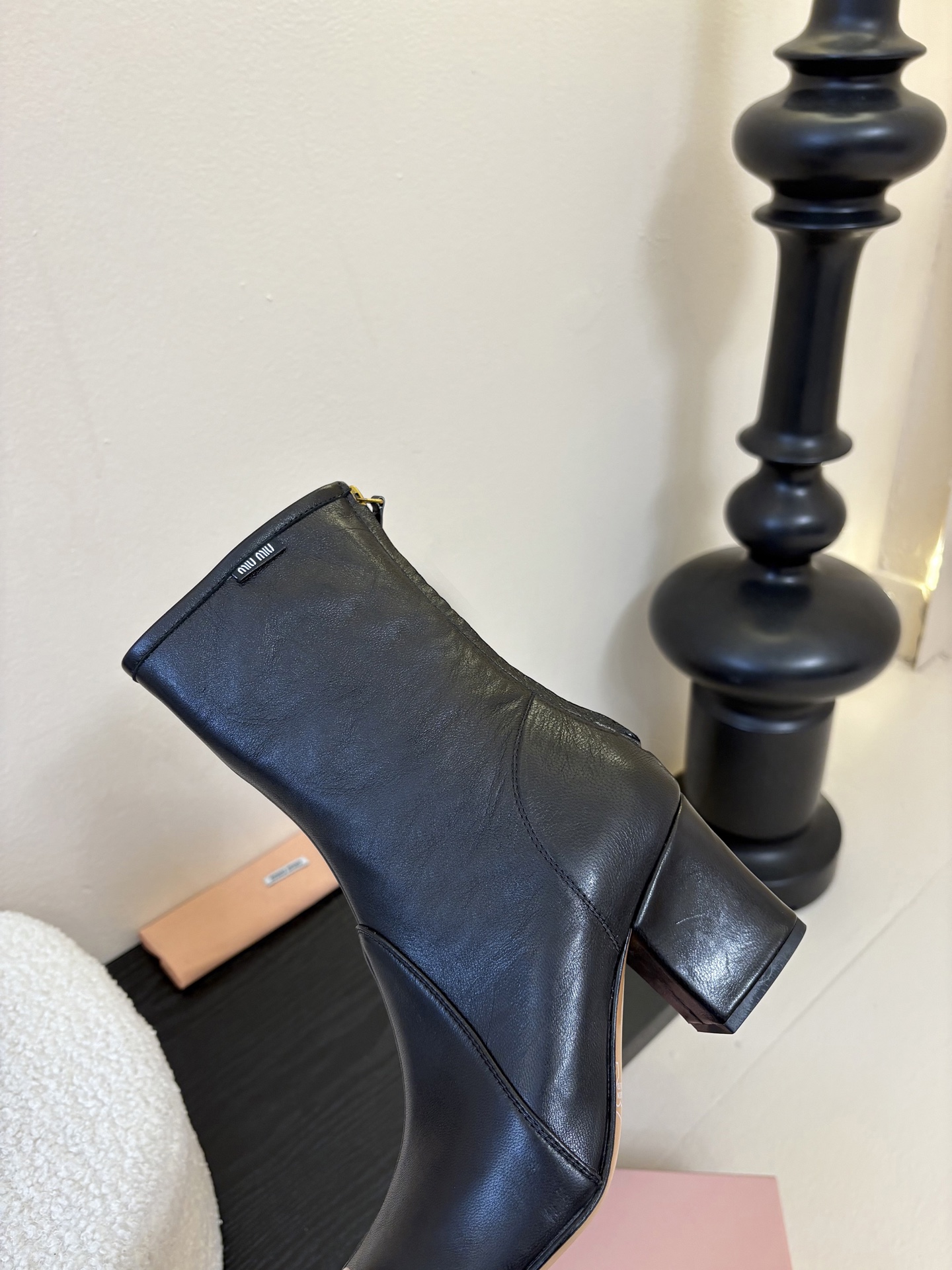 代购级Miu miu 25ss 弹力 短靴 秋冬走秀新款短靴！今年最值得入手的靴子 没有之一！超多网红明