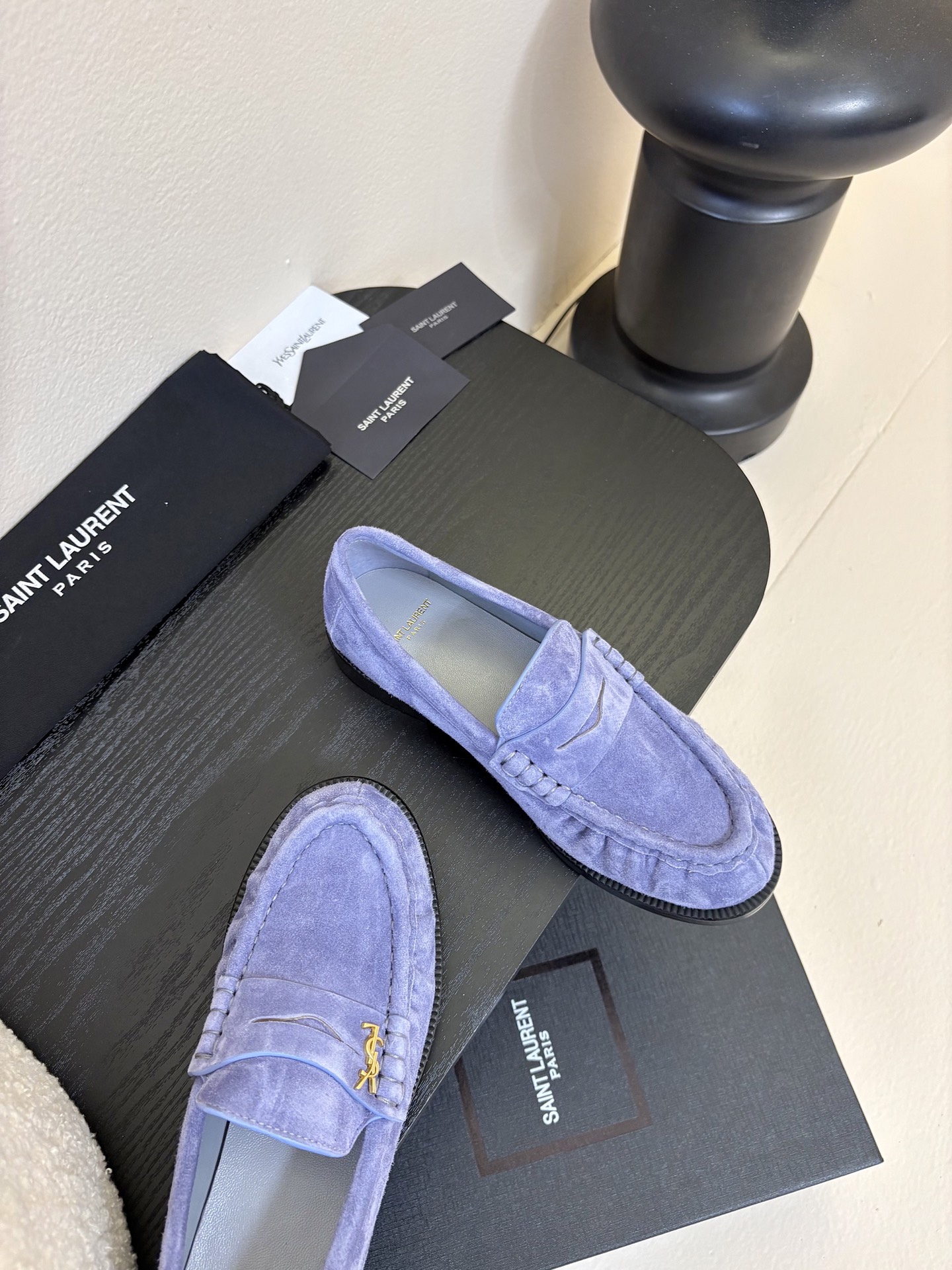 增加新颜色Saint Laurent圣罗兰经典乐福小皮鞋、超级超级无敌火爆的一个款这款我们家每个版面的五