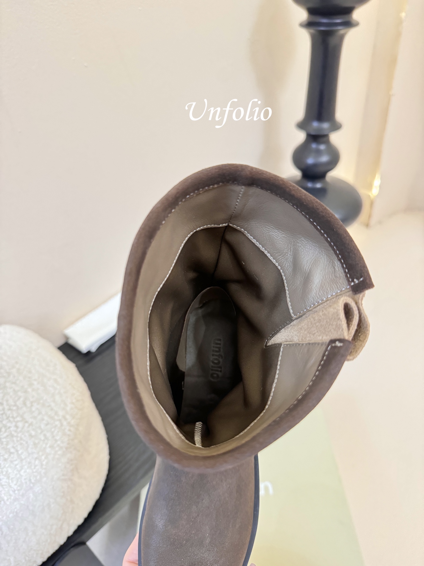 UNFOLIO 秋冬新品unfolio这双长靴太会了 深浅棕拼接 复古又有层次 金属扣一搭 酷飒感直接拉