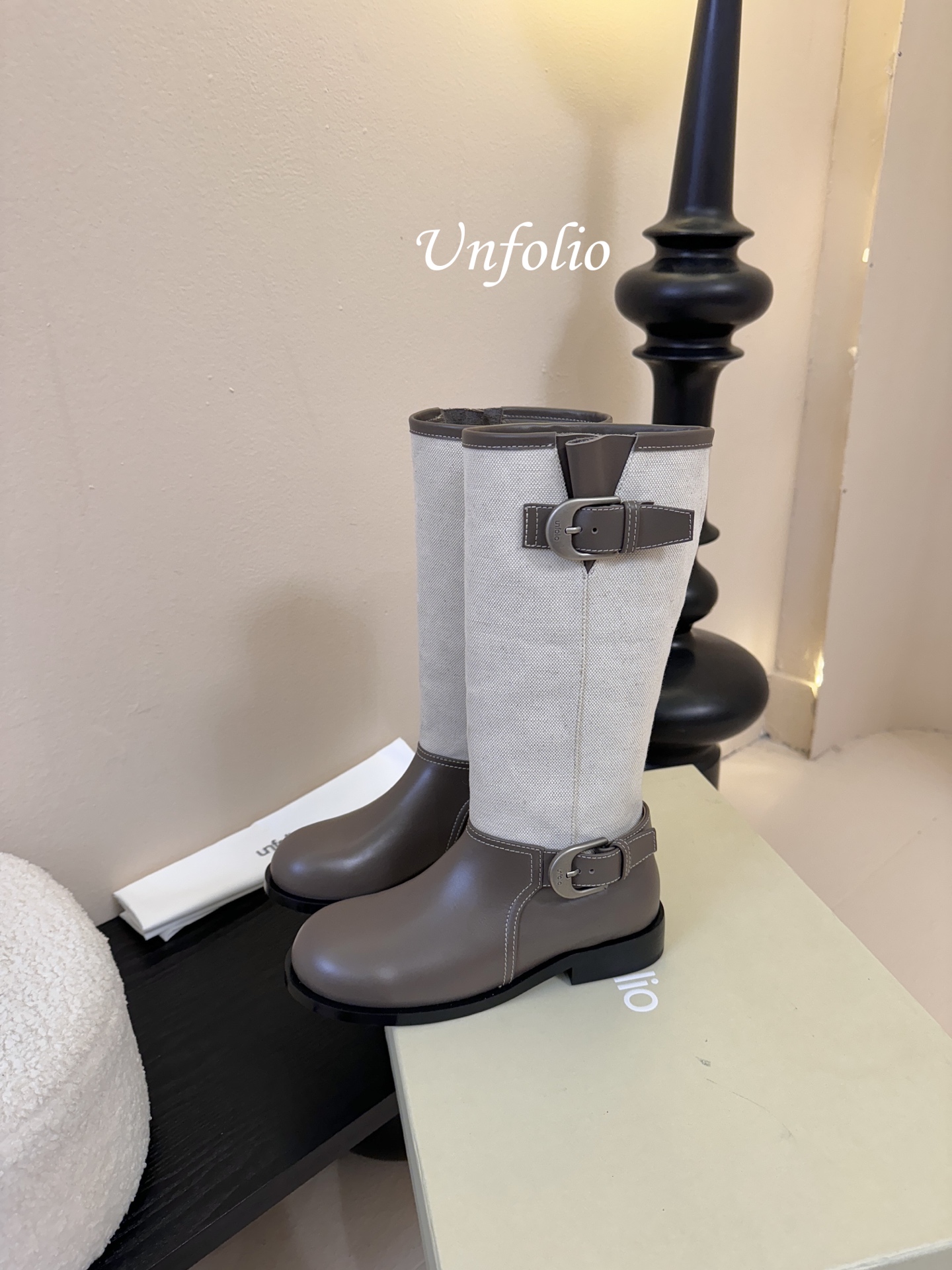 UNFOLIO 秋冬新品unfolio这双长靴太会了 深浅棕拼接 复古又有层次 金属扣一搭 酷飒感直接拉