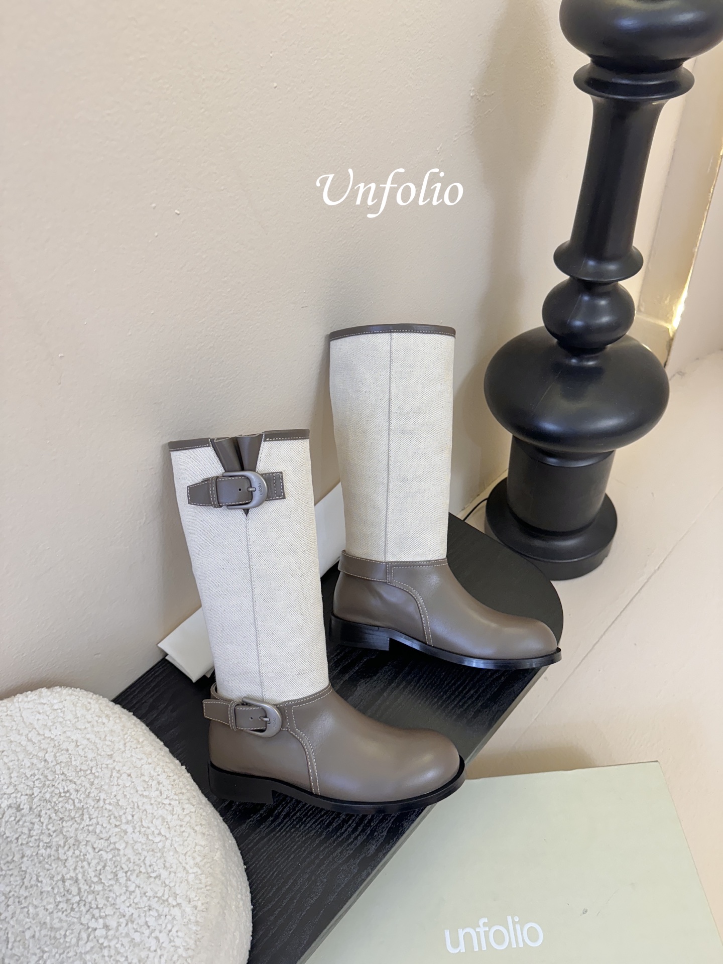 UNFOLIO 秋冬新品unfolio这双长靴太会了 深浅棕拼接 复古又有层次 金属扣一搭 酷飒感直接拉