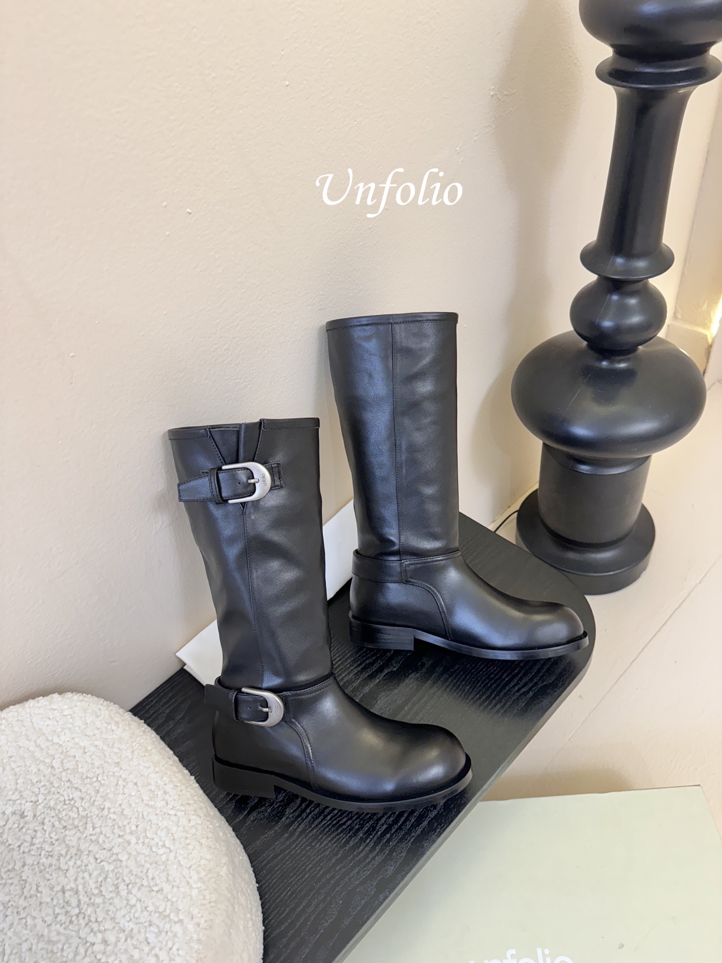 UNFOLIO 秋冬新品unfolio这双长靴太会了 深浅棕拼接 复古又有层次 金属扣一搭 酷飒感直接拉