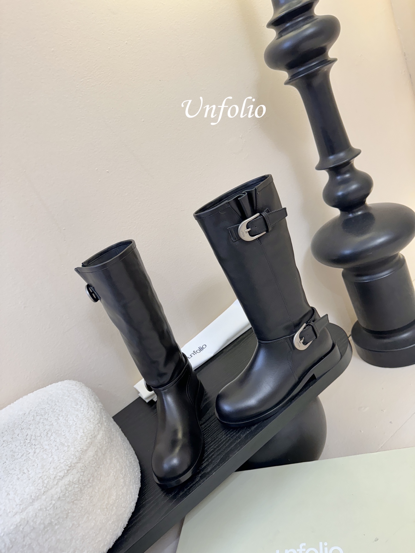 UNFOLIO 秋冬新品unfolio这双长靴太会了 深浅棕拼接 复古又有层次 金属扣一搭 酷飒感直接拉