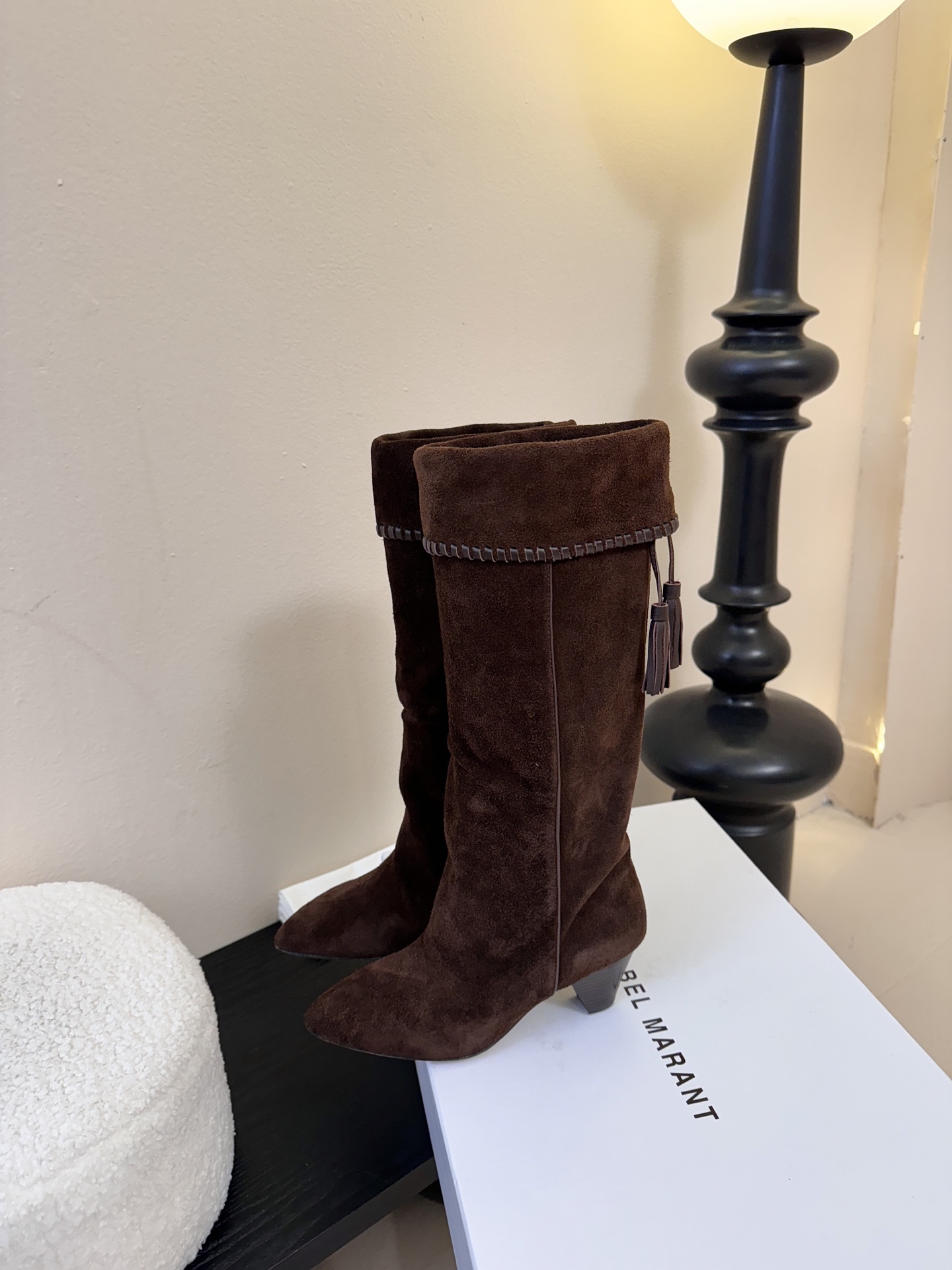 Isabel Maran* 25ss秋冬长靴难得让我眼前一亮的小靴子 一上脚就被它的质感征服了 褶皱设计