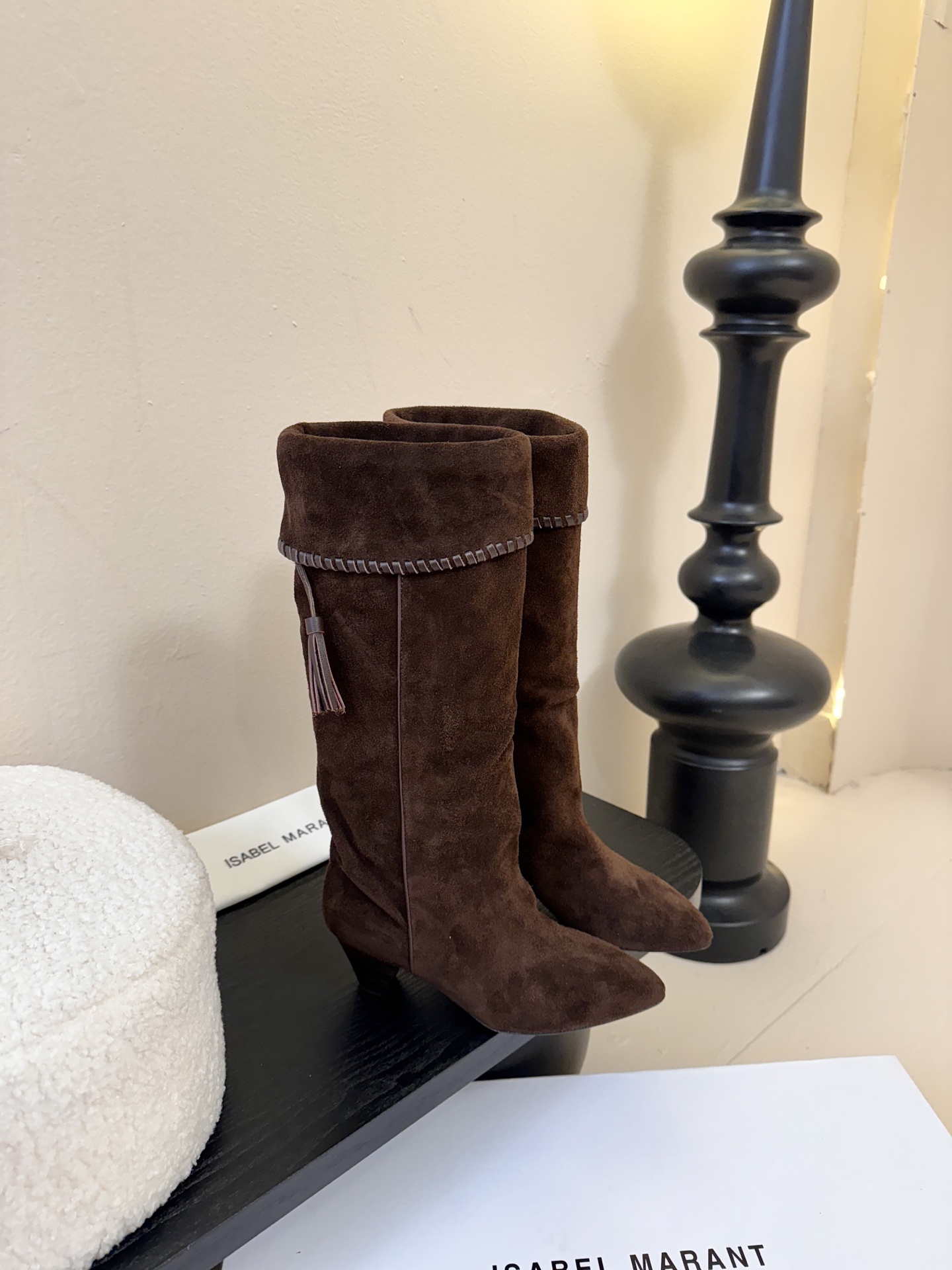 Isabel Maran* 25ss秋冬长靴难得让我眼前一亮的小靴子 一上脚就被它的质感征服了 褶皱设计