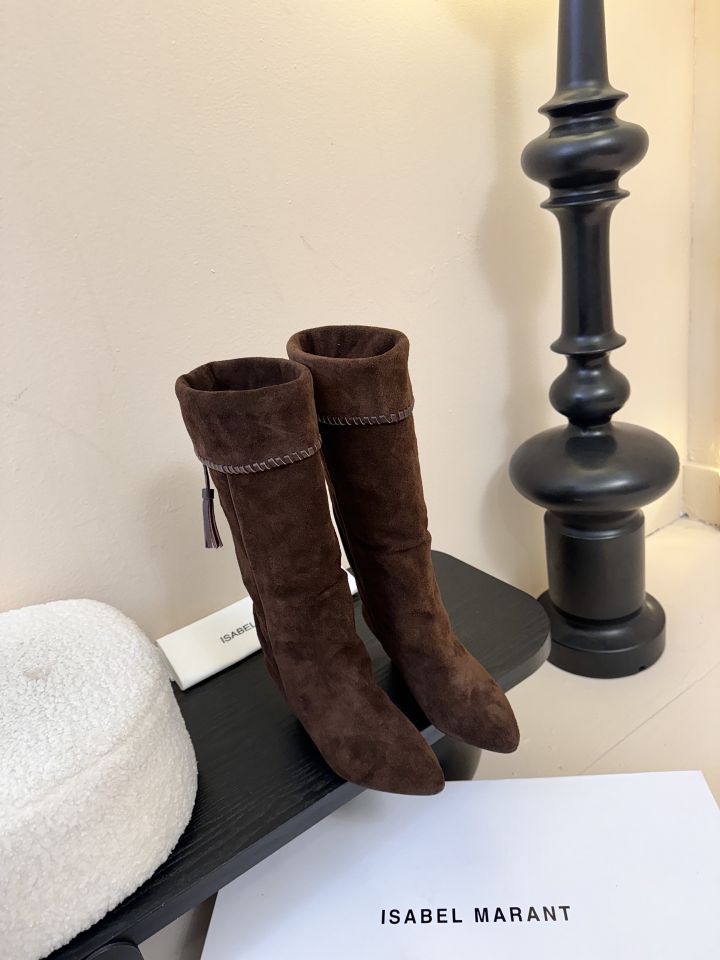 Isabel Maran* 25ss秋冬长靴难得让我眼前一亮的小靴子 一上脚就被它的质感征服了 褶皱设计